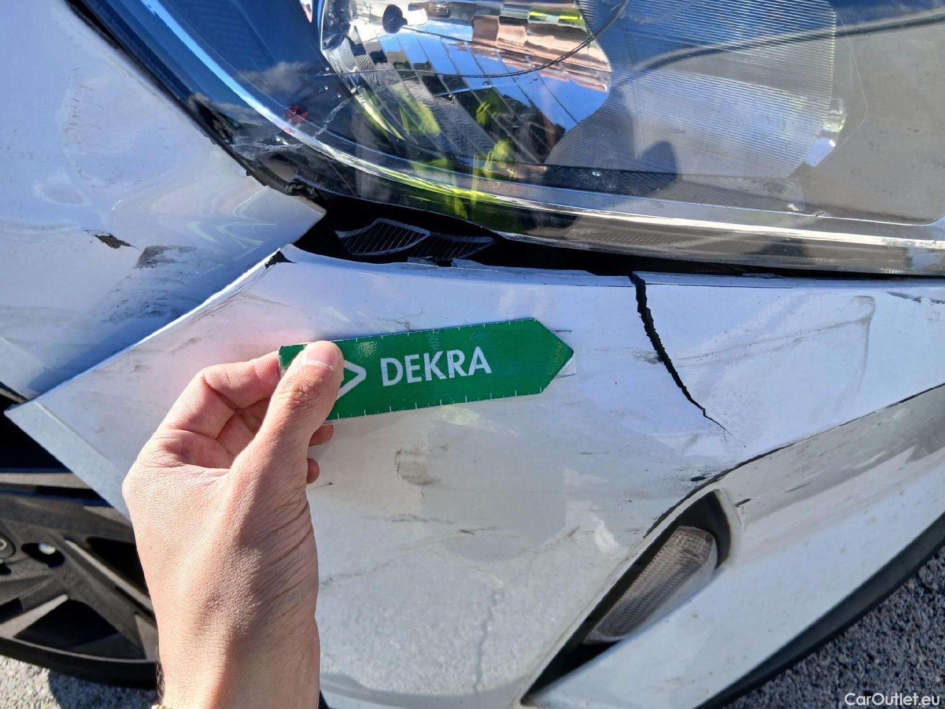  Hyundai  i20 HYUNDAI  / 2020 / 5P / berlina con portón 1.2 MPI SLX #7