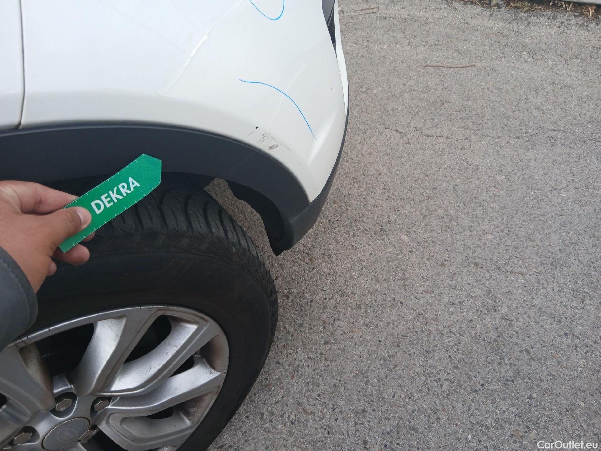  Land Rover  Range Rover LAND ROVER  Evoque / 2015 / 5P / 2.0L eD4 Diesel 110kW (150CV) 4x2 Pure #37