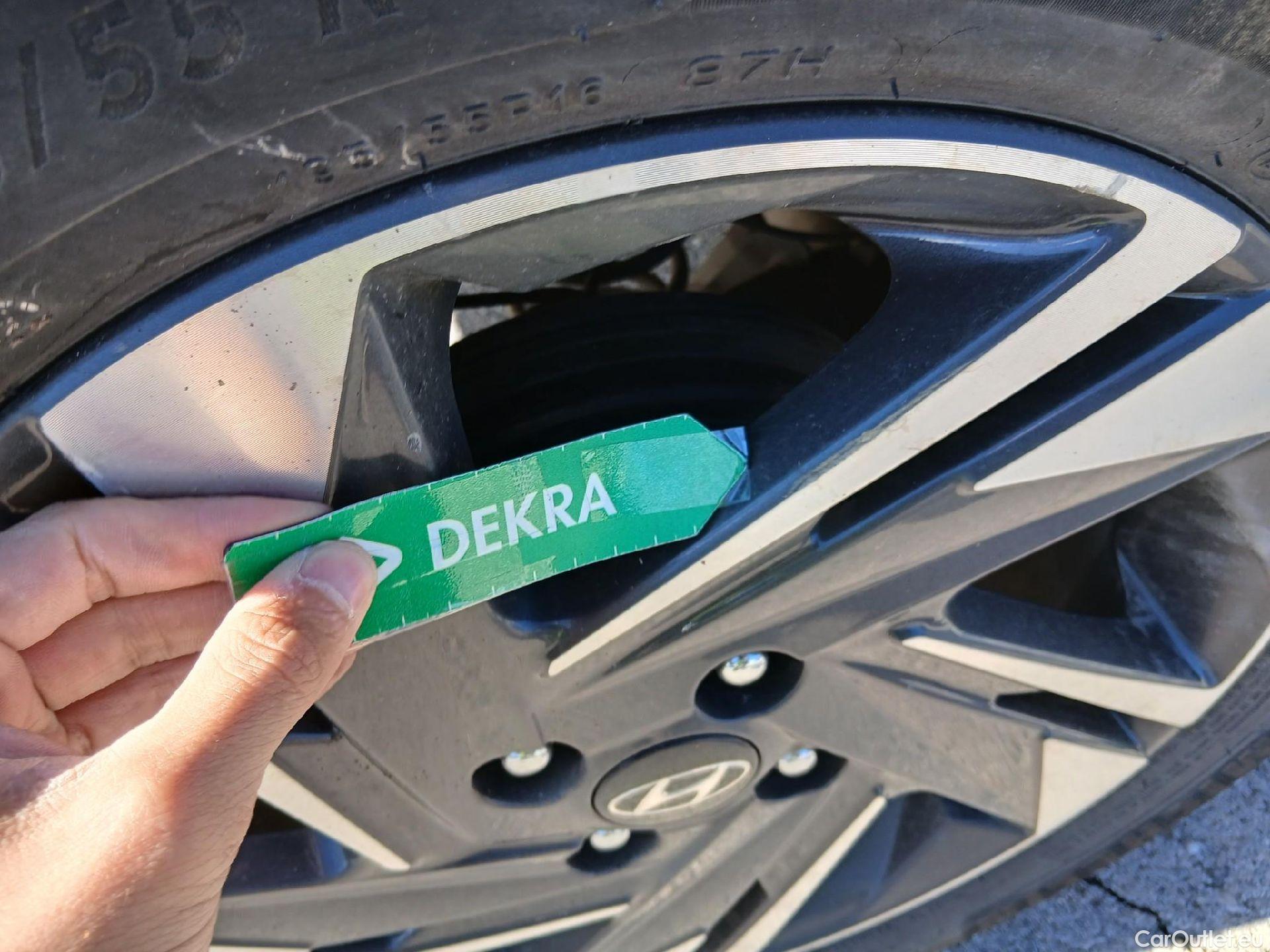  Hyundai  i20 HYUNDAI  / 2020 / 5P / berlina con portón 1.2 MPI SLX #45