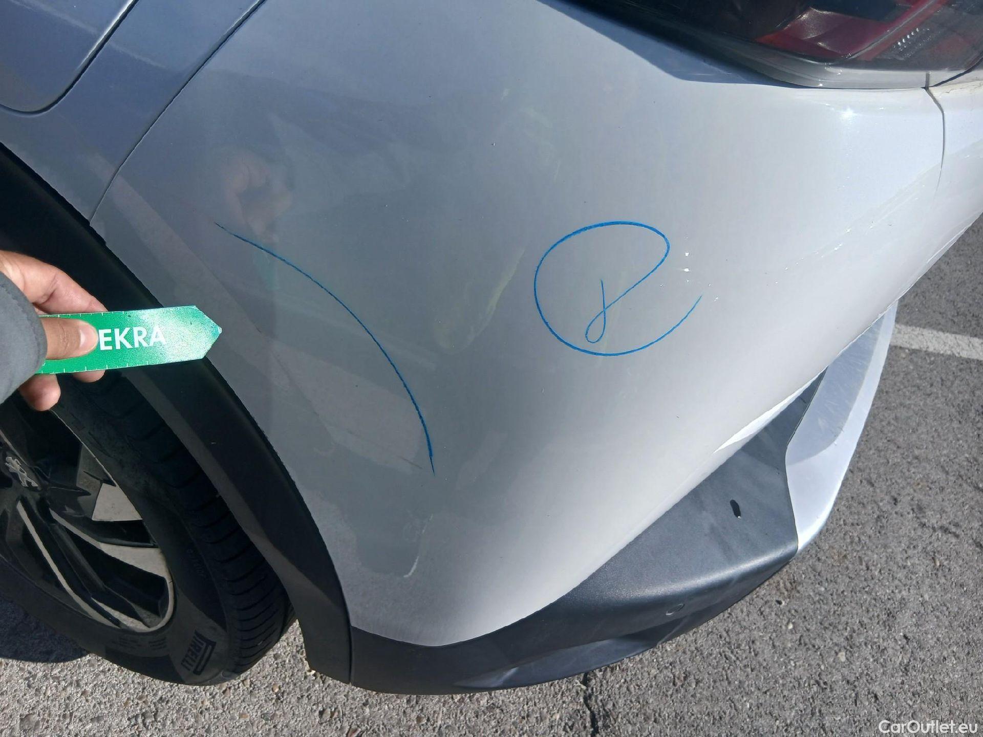  Peugeot  2008 PEUGEOT  / 2019 / 5P / Allure Pack BlueHDI 81kW (110CV) (AC) #22