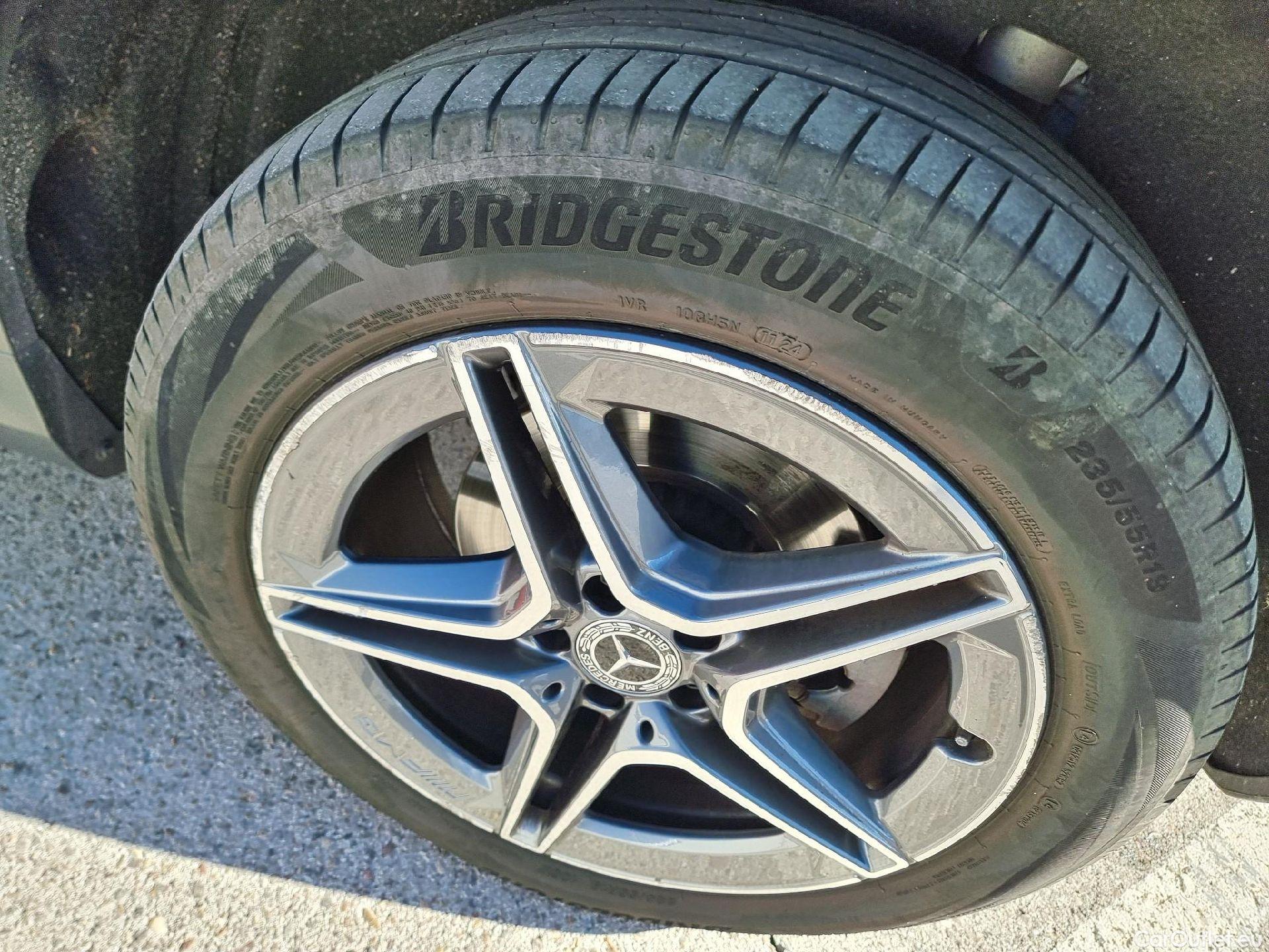  Mercedes  G-Klasee MERCEDES-BENZ Clase GLC / 2019 / 5P / todoterreno GLC 300 de 4MATIC #28