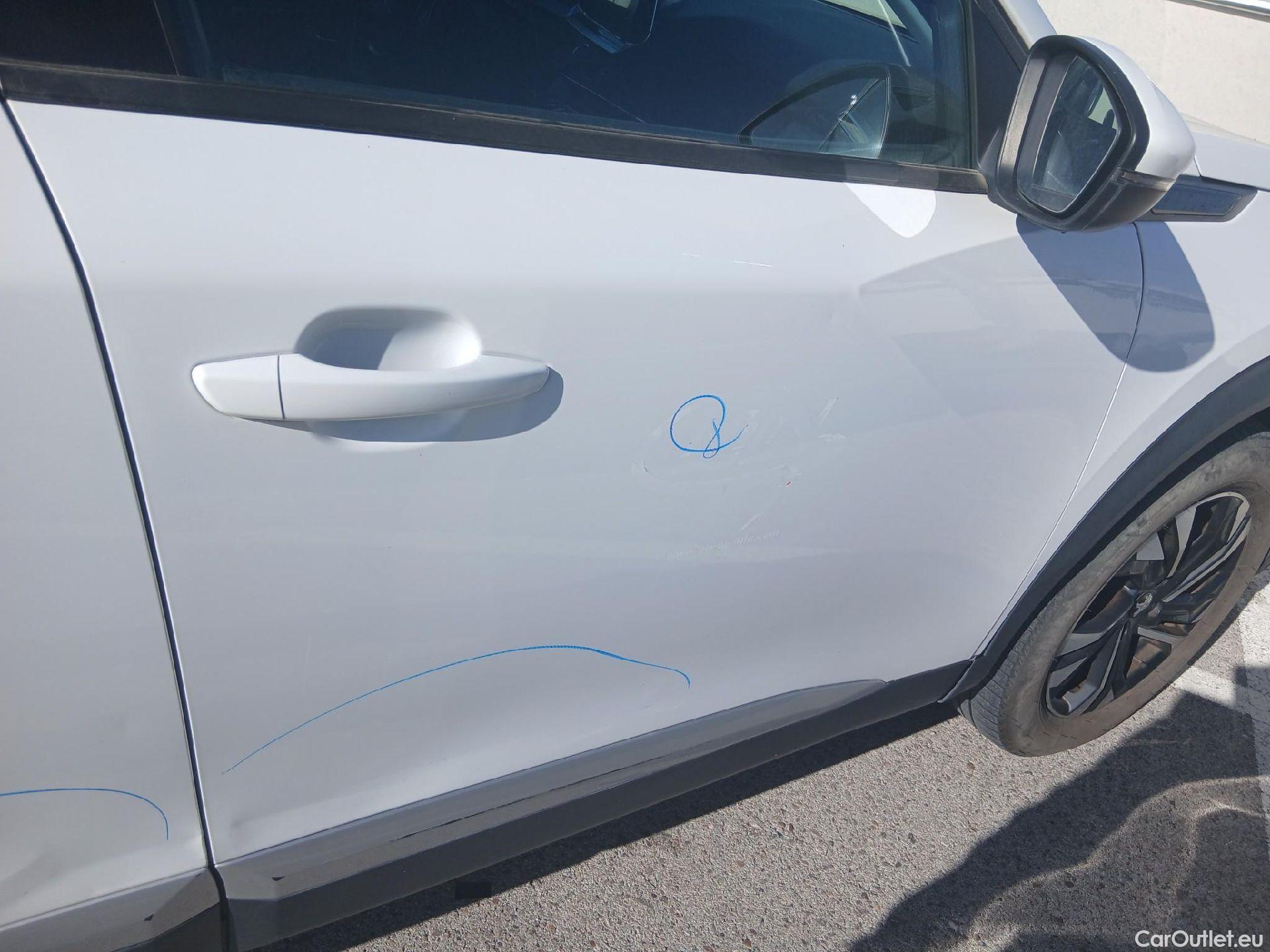  Peugeot  2008 PEUGEOT  / 2019 / 5P / Allure Pack BlueHDI 81kW (110CV) (AC) #35