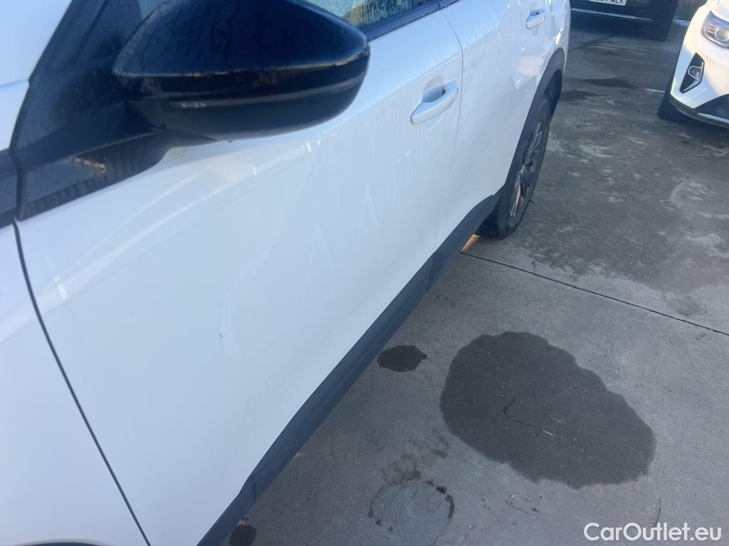  Peugeot  2008 PEUGEOT  / 2019 / 5P / todoterreno Active Pack BlueHDI 81kW (110CV) #5