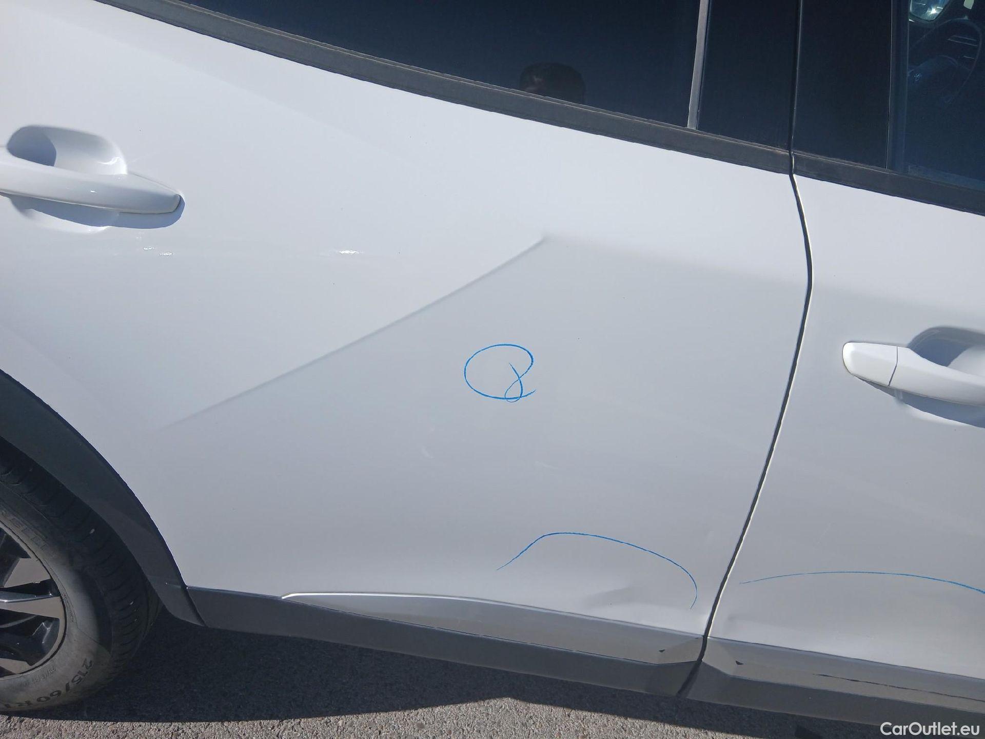  Peugeot  2008 PEUGEOT  / 2019 / 5P / Allure Pack BlueHDI 81kW (110CV) (AC) #30