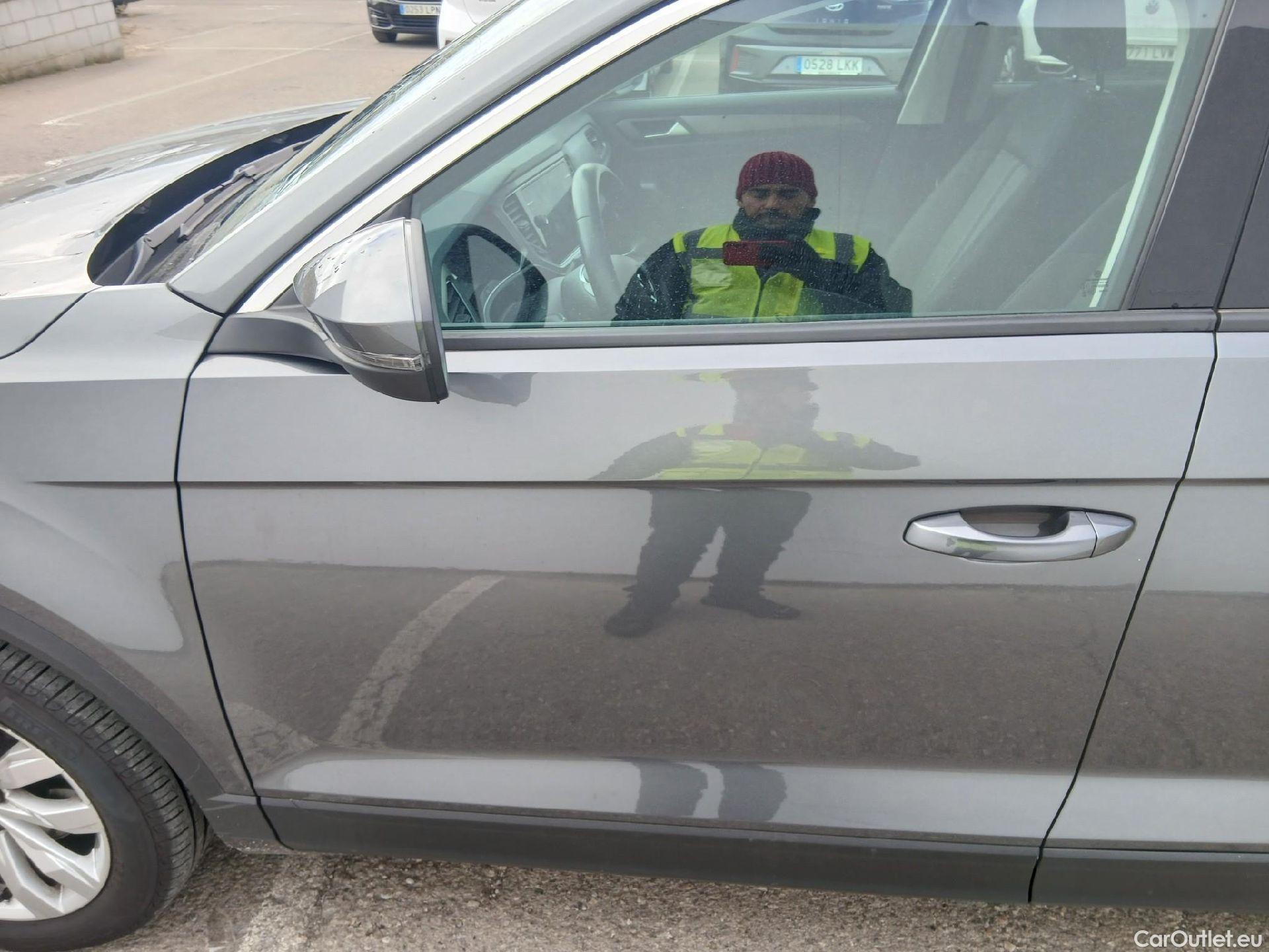  Volkswagen  T-ROC VOLKSWAGEN  / 2017 / 5P / todoterreno Advance 2.0 TDI 110kW (150CV) DSG (AC2) #10