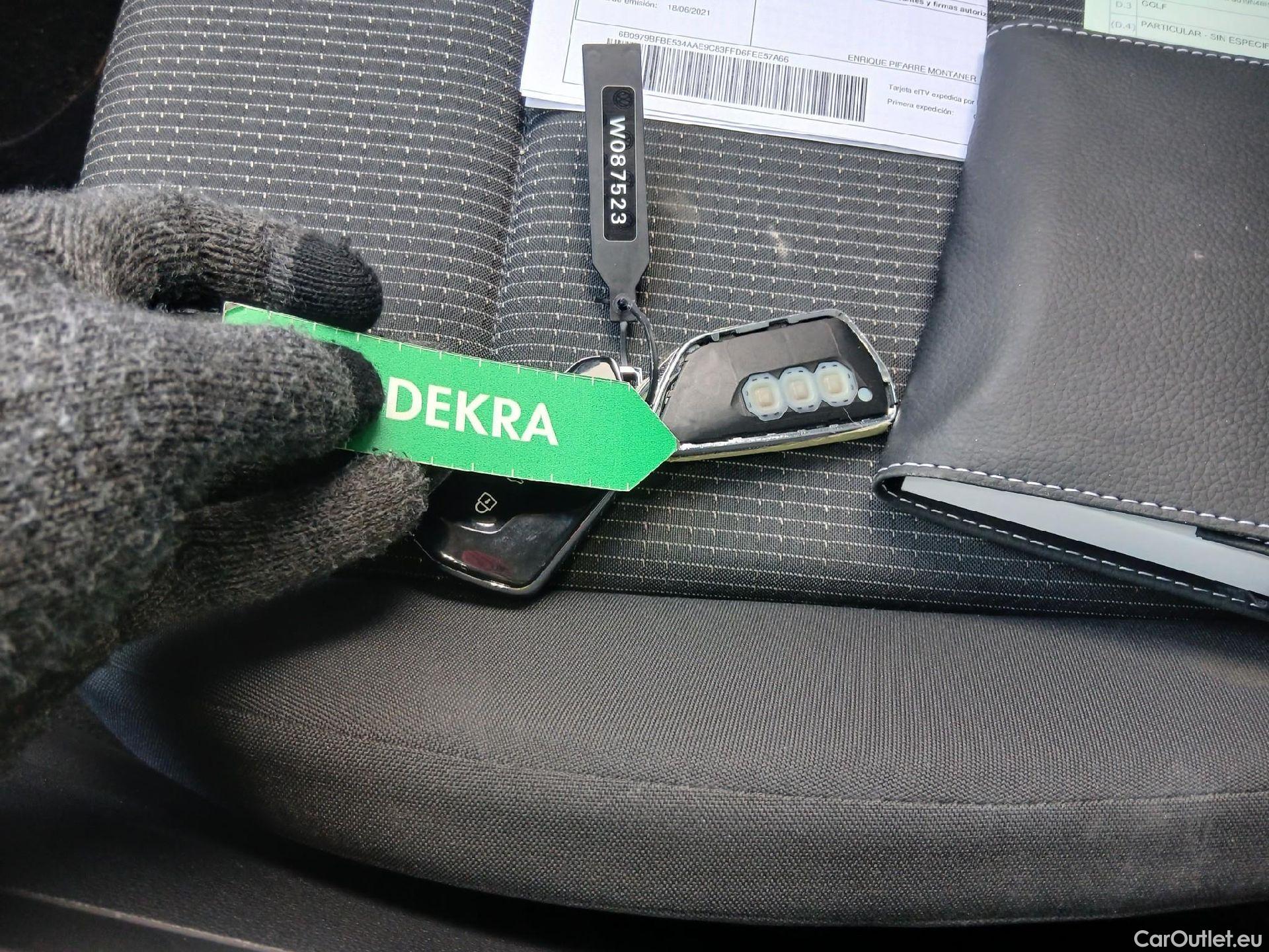  Volkswagen  Golf  VOLKSWAGEN / 2020 / 5P / berlina con portón 1.0 TSI 81kW (110CV) #2