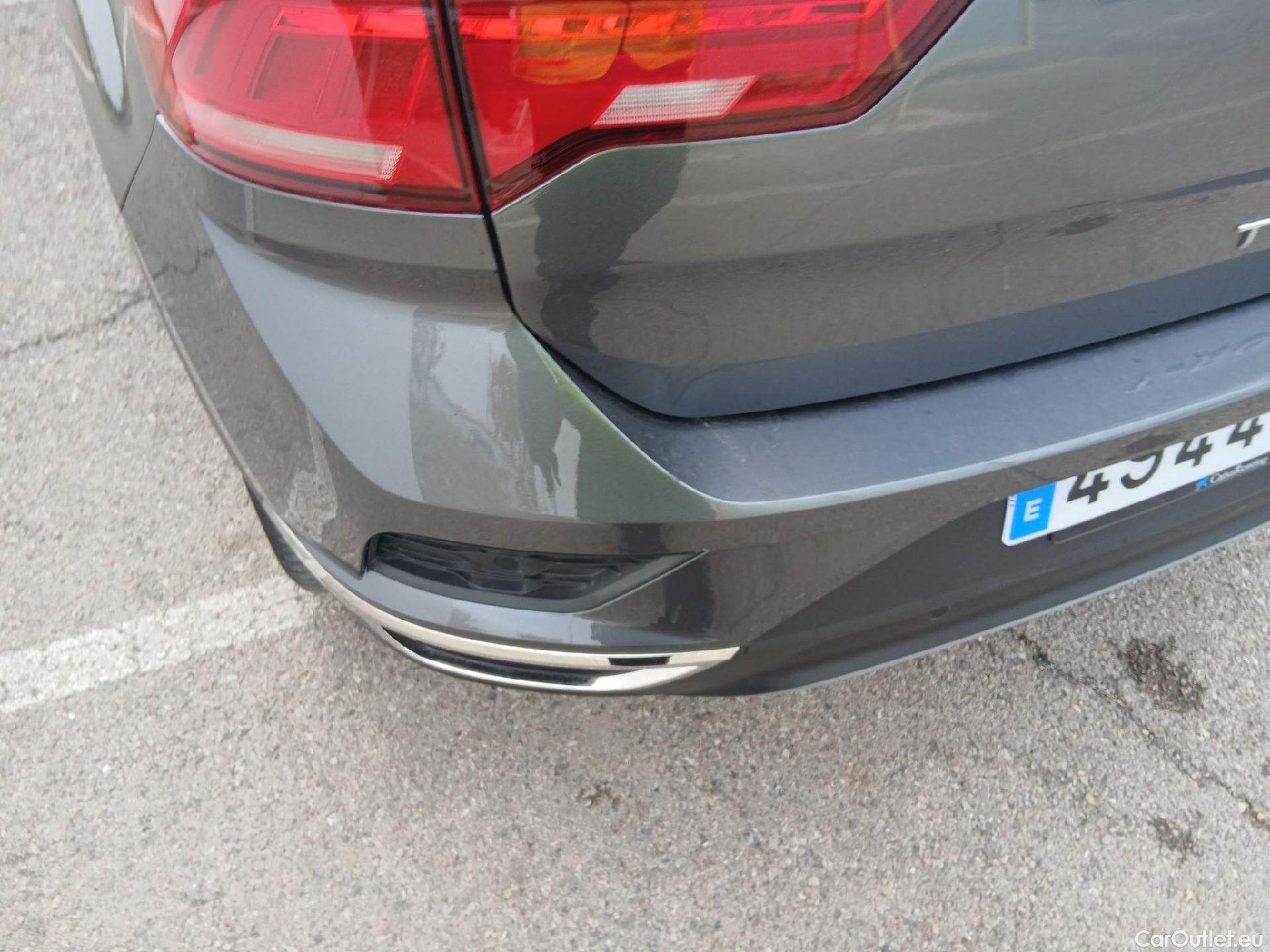  Volkswagen  T-ROC VOLKSWAGEN  / 2017 / 5P / todoterreno Advance 2.0 TDI 110kW (150CV) DSG (AC2) #13