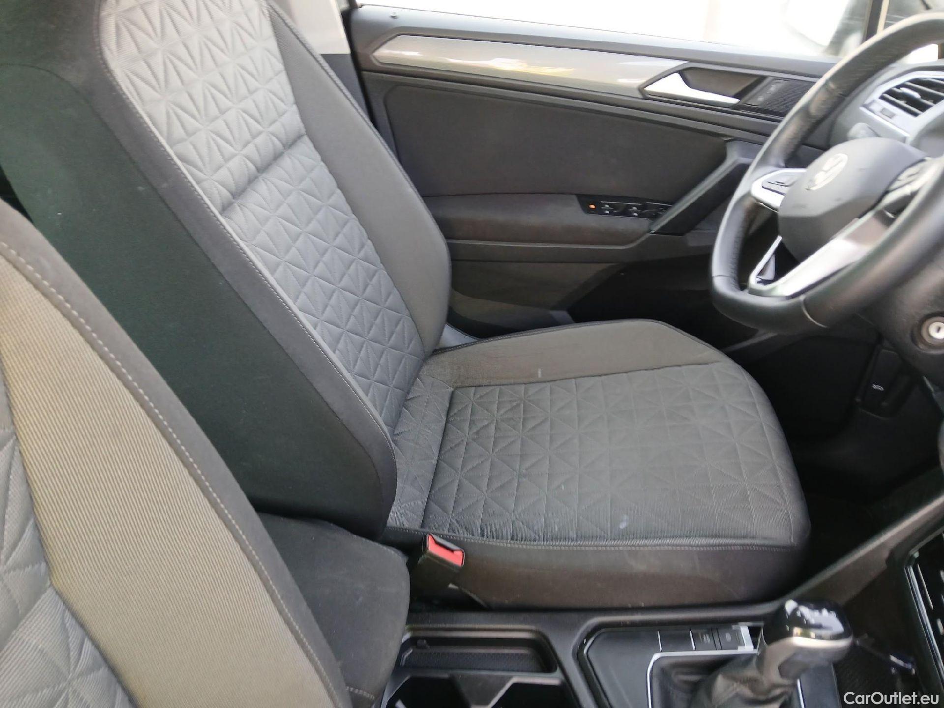  Volkswagen  Tiguan VOLKSWAGEN  / 2020 / 5P / todoterreno Life 2.0 TDI 110kW (150CV) DSG (AC2) #2