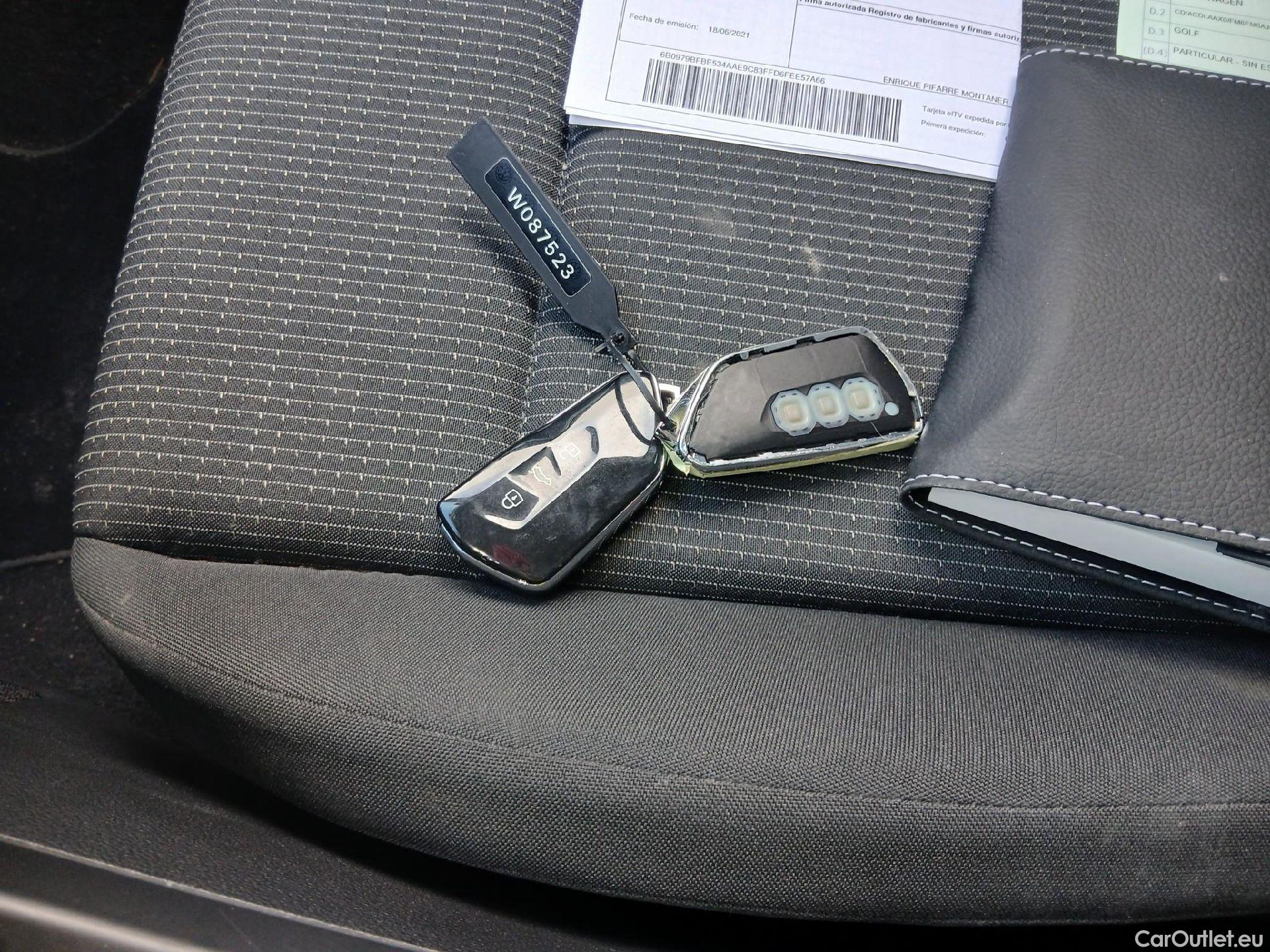  Volkswagen  Golf  VOLKSWAGEN / 2020 / 5P / berlina con portón 1.0 TSI 81kW (110CV) #1