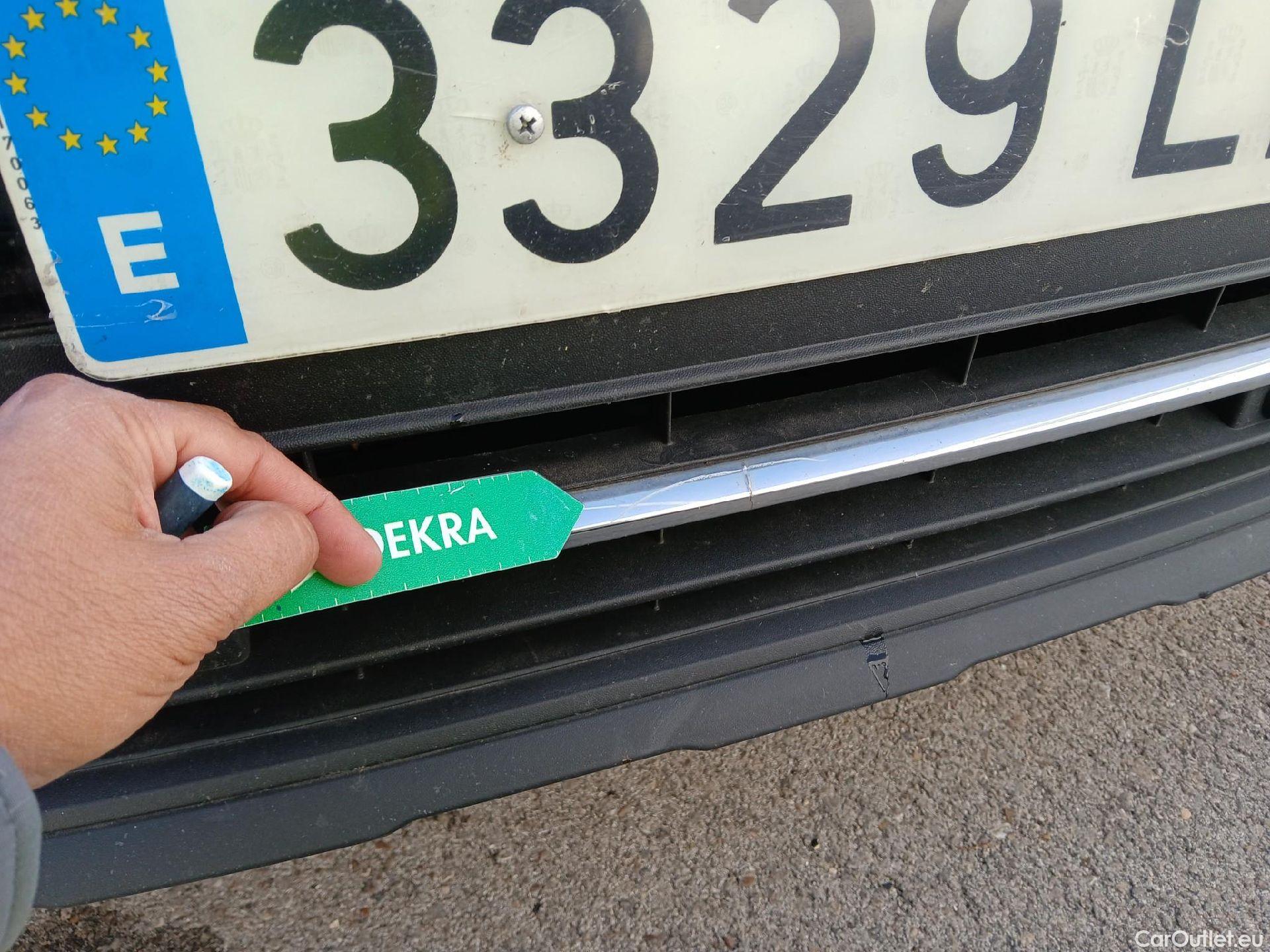  Volkswagen  Tiguan VOLKSWAGEN  / 2020 / 5P / todoterreno Life 2.0 TDI 110kW (150CV) DSG (AC2) #15