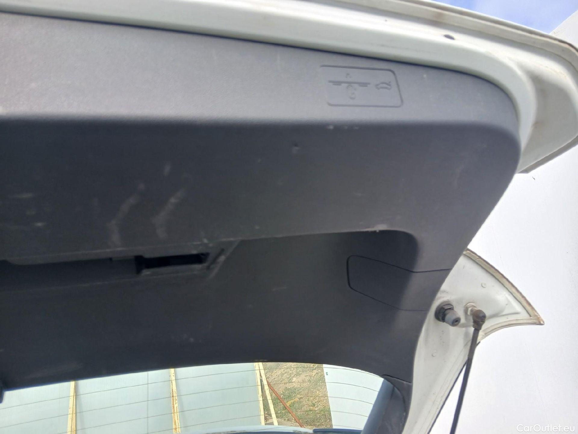  Volkswagen  Golf  VOLKSWAGEN / 2020 / 5P / berlina con portón 1.0 TSI 81kW (110CV) #32