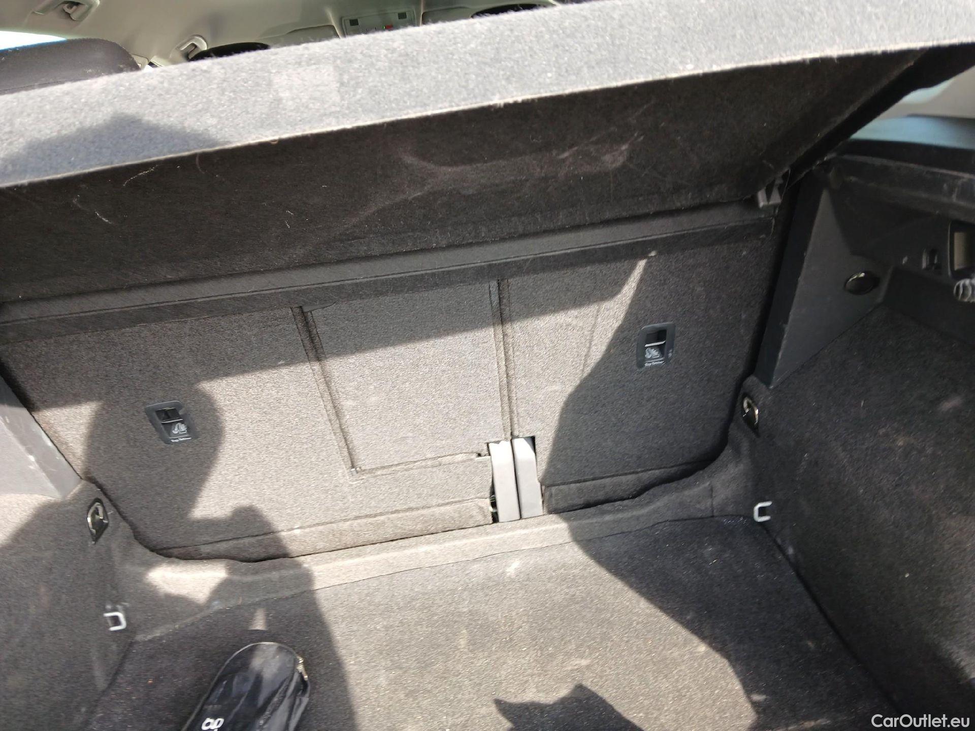  Volkswagen  Tiguan VOLKSWAGEN  / 2020 / 5P / todoterreno Life 2.0 TDI 110kW (150CV) DSG (AC2) #8