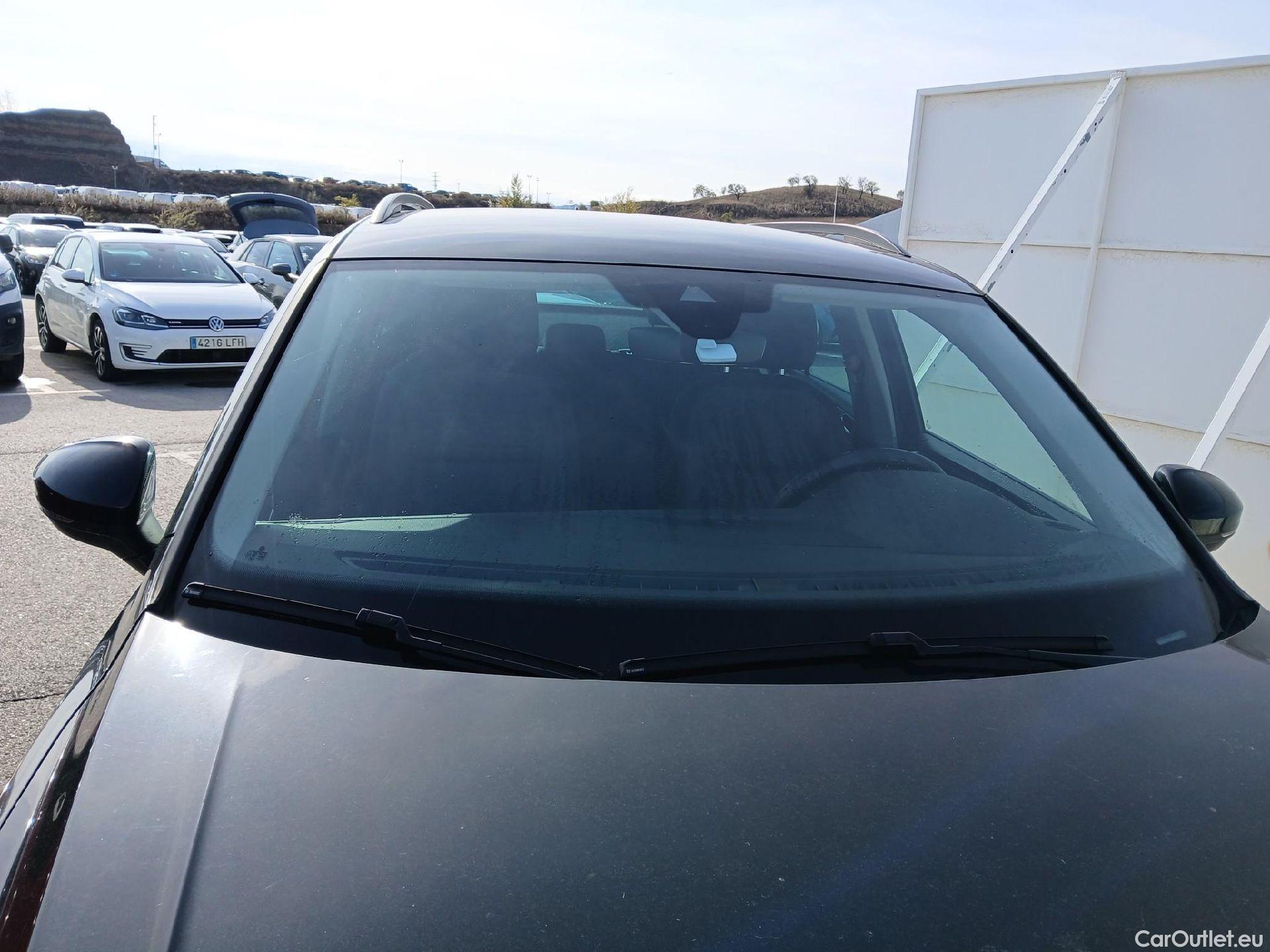  Volkswagen  Tiguan VOLKSWAGEN  / 2020 / 5P / todoterreno Life 2.0 TDI 110kW (150CV) DSG (AC2) #17