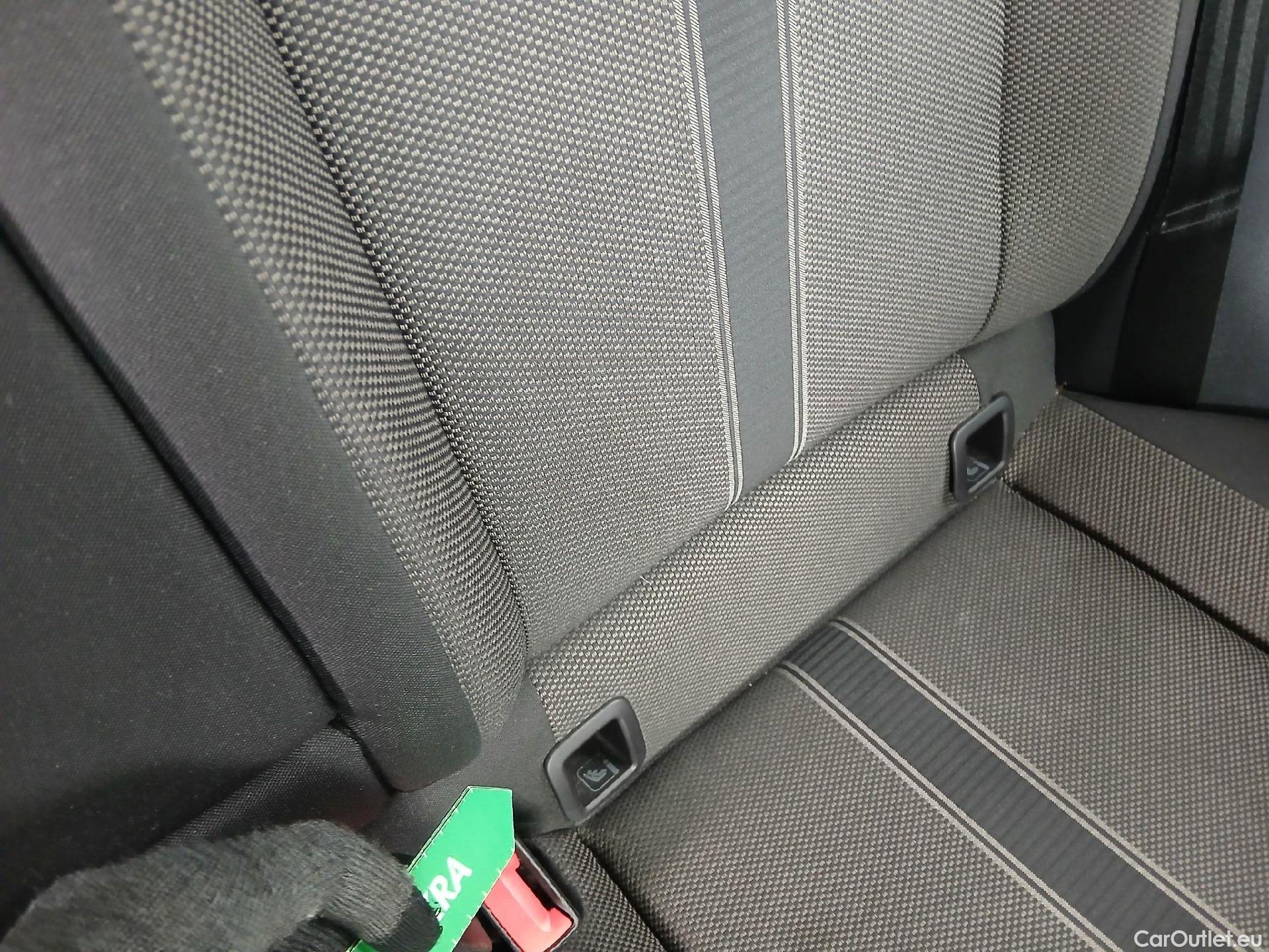  Volkswagen  T-ROC VOLKSWAGEN  / 2017 / 5P / todoterreno Advance 2.0 TDI 110kW (150CV) DSG (AC2) #27