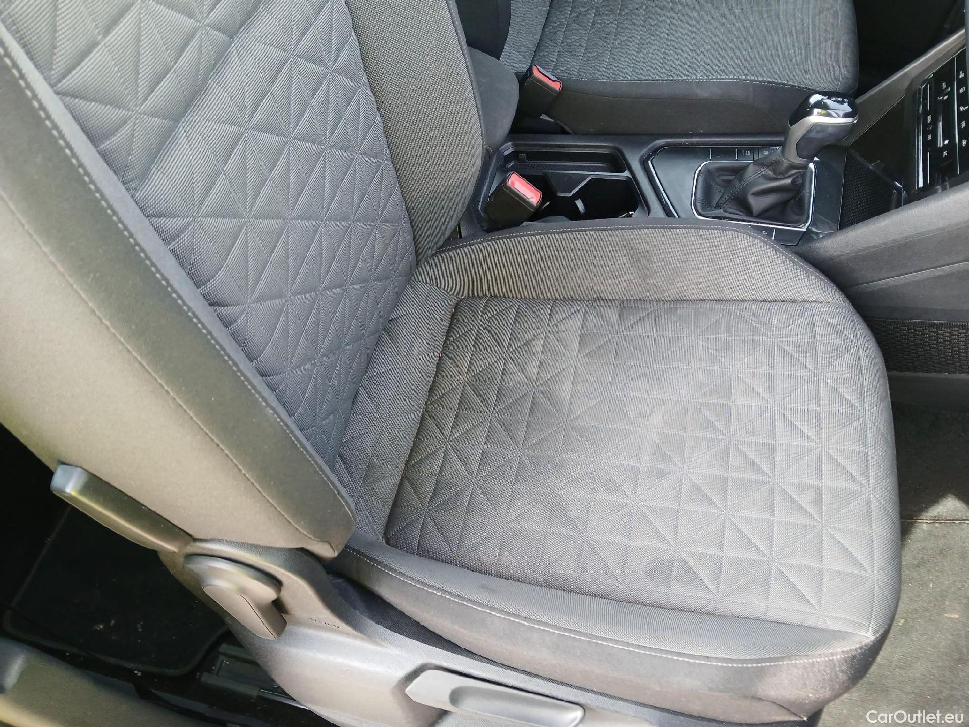  Volkswagen  Tiguan VOLKSWAGEN  / 2020 / 5P / todoterreno Life 2.0 TDI 110kW (150CV) DSG (AC2) #3