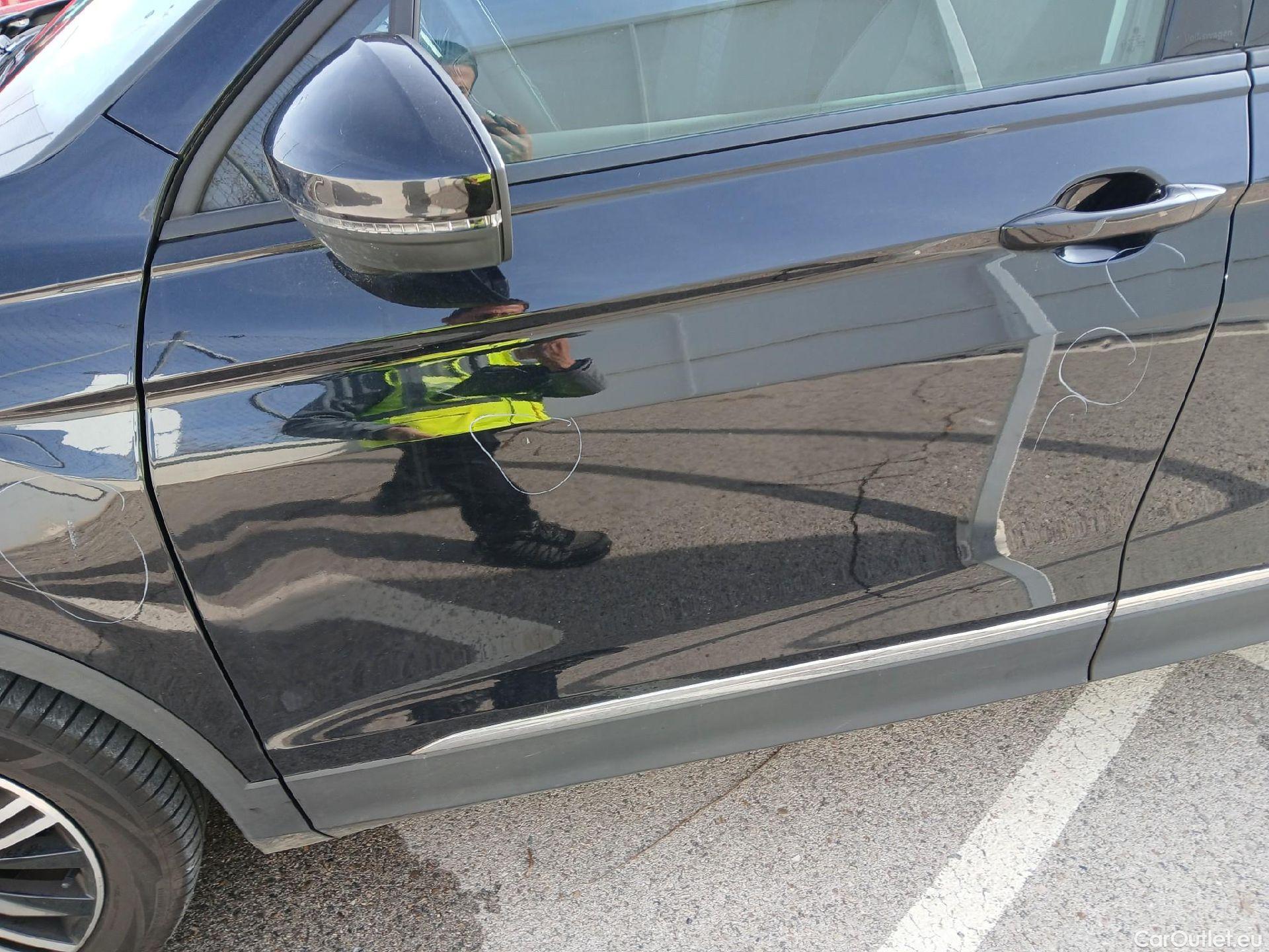  Volkswagen  Tiguan VOLKSWAGEN  / 2020 / 5P / todoterreno Life 2.0 TDI 110kW (150CV) DSG (AC2) #22