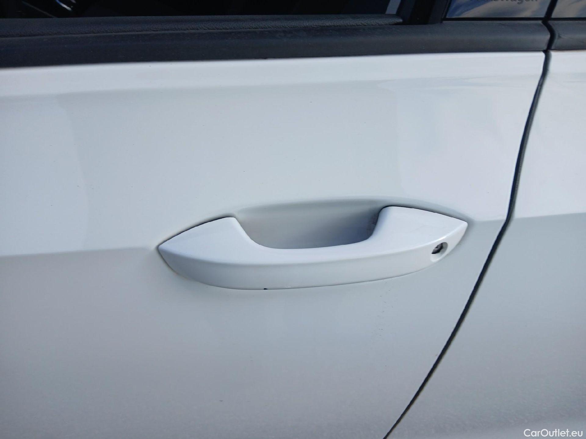  Volkswagen  Golf  VOLKSWAGEN / 2020 / 5P / berlina con portón 1.0 TSI 81kW (110CV) #11