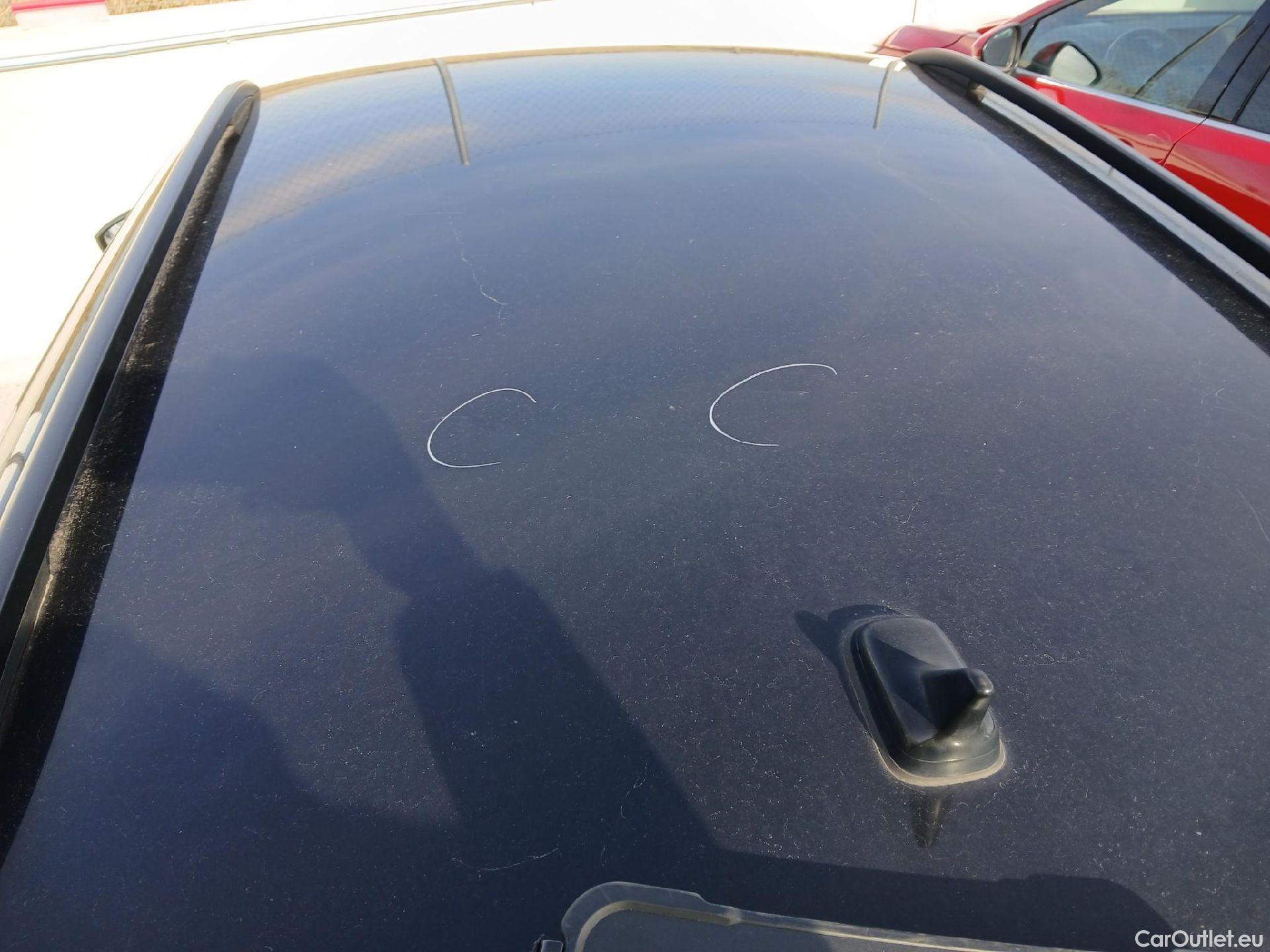  Volkswagen  Tiguan VOLKSWAGEN  / 2020 / 5P / todoterreno Life 2.0 TDI 110kW (150CV) DSG (AC2) #24