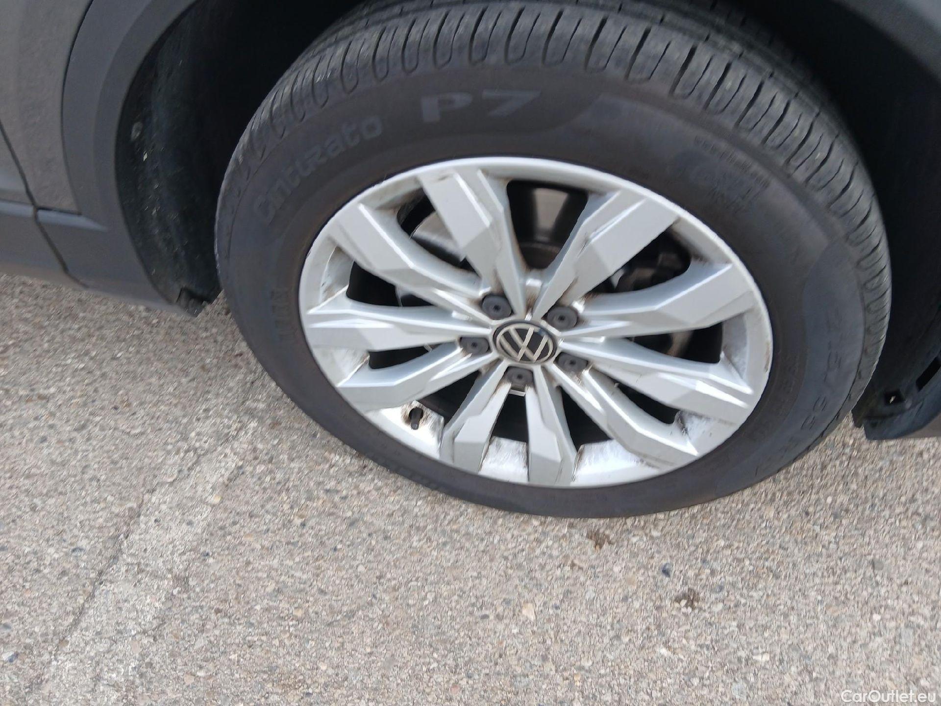  Volkswagen  T-ROC VOLKSWAGEN  / 2017 / 5P / todoterreno Advance 2.0 TDI 110kW (150CV) DSG (AC2) #23