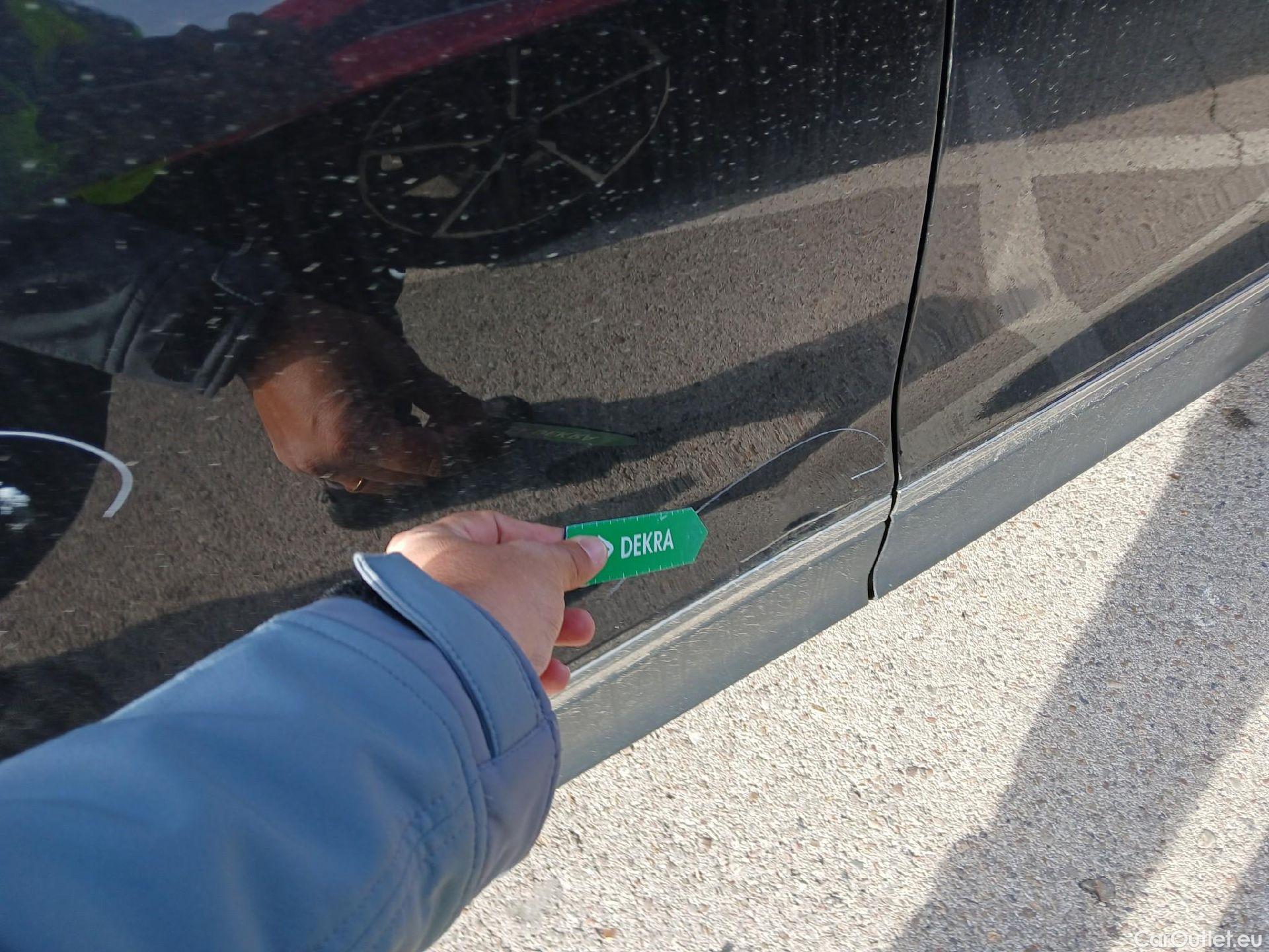  Volkswagen  Tiguan VOLKSWAGEN  / 2020 / 5P / todoterreno Life 2.0 TDI 110kW (150CV) DSG (AC2) #38