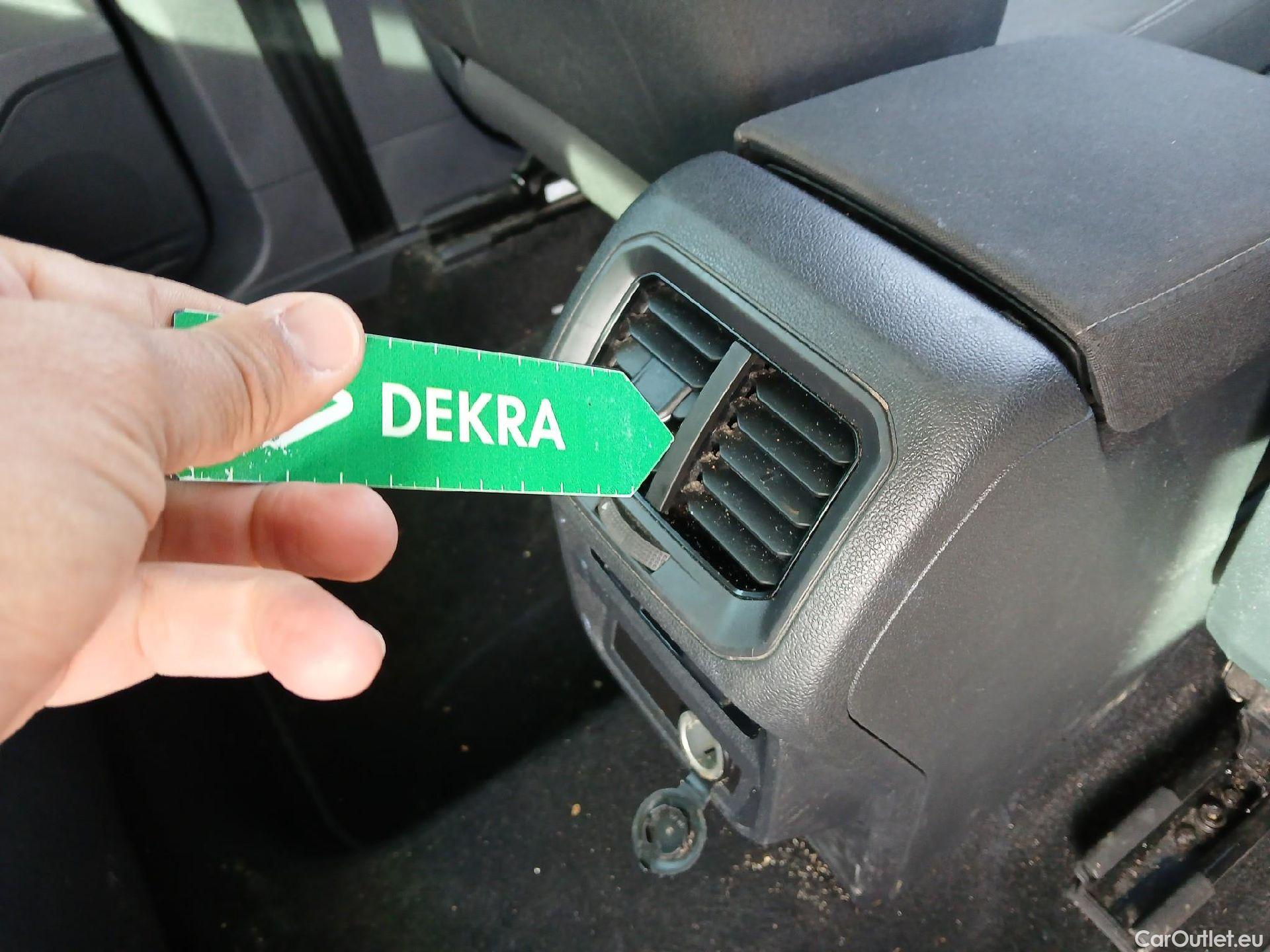  Volkswagen  Tiguan VOLKSWAGEN  / 2020 / 5P / todoterreno Life 2.0 TDI 110kW (150CV) DSG (AC2) #5