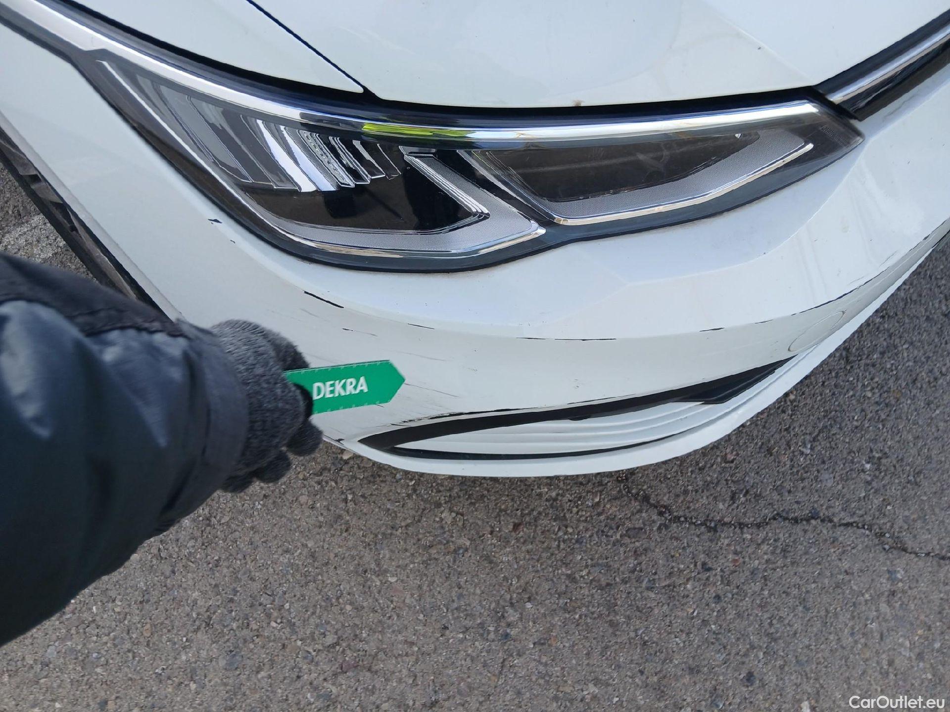  Volkswagen  Golf  VOLKSWAGEN / 2020 / 5P / berlina con portón 1.0 TSI 81kW (110CV) #3