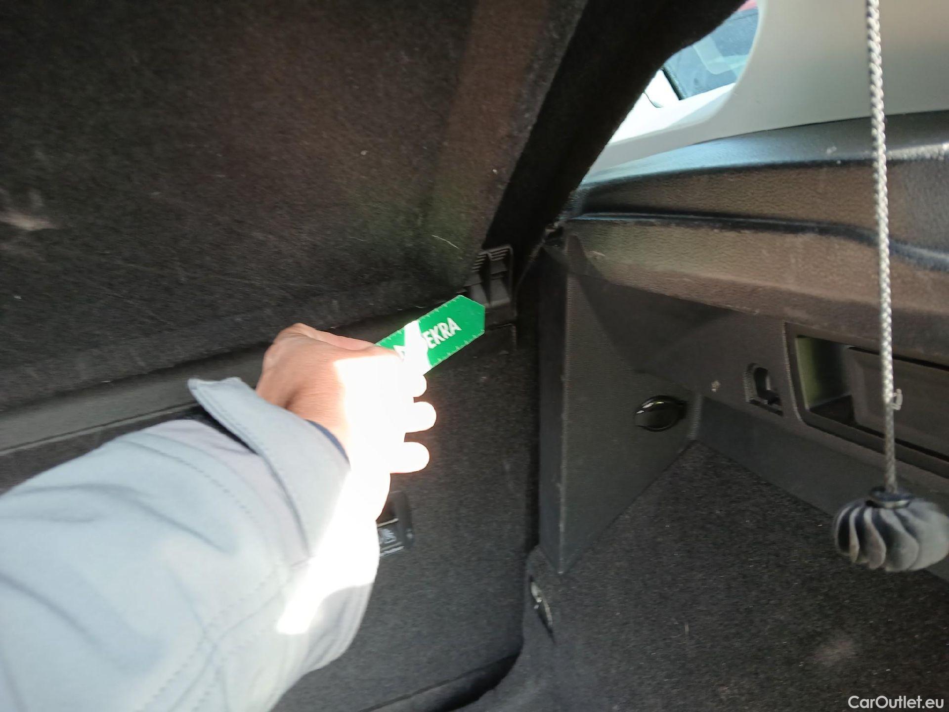  Volkswagen  Tiguan VOLKSWAGEN  / 2020 / 5P / todoterreno Life 2.0 TDI 110kW (150CV) DSG (AC2) #7