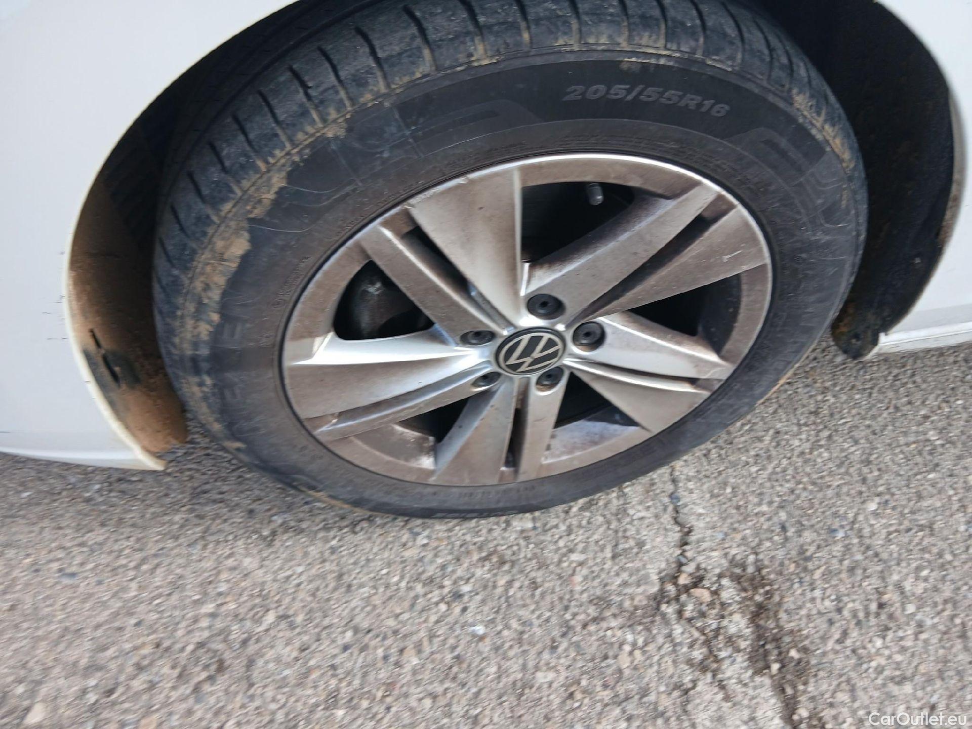  Volkswagen  Golf  VOLKSWAGEN / 2020 / 5P / berlina con portón 1.0 TSI 81kW (110CV) #8