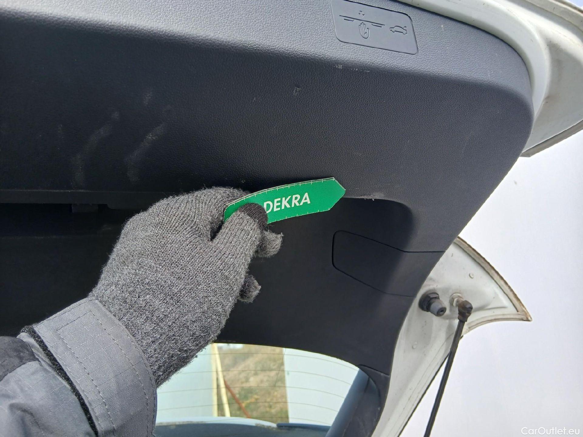  Volkswagen  Golf  VOLKSWAGEN / 2020 / 5P / berlina con portón 1.0 TSI 81kW (110CV) #31