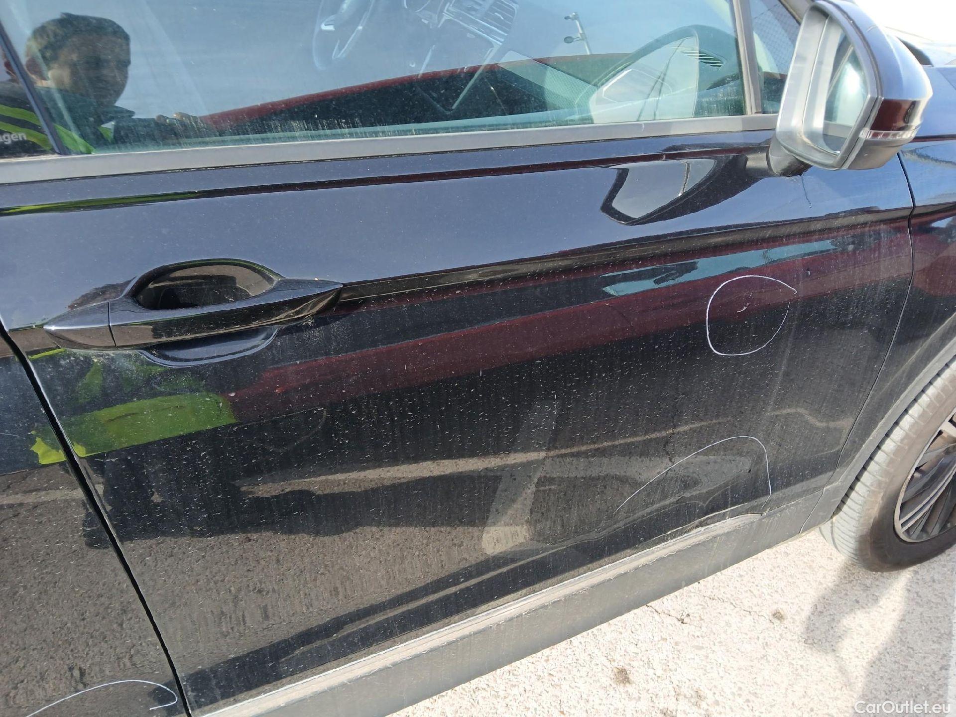  Volkswagen  Tiguan VOLKSWAGEN  / 2020 / 5P / todoterreno Life 2.0 TDI 110kW (150CV) DSG (AC2) #39