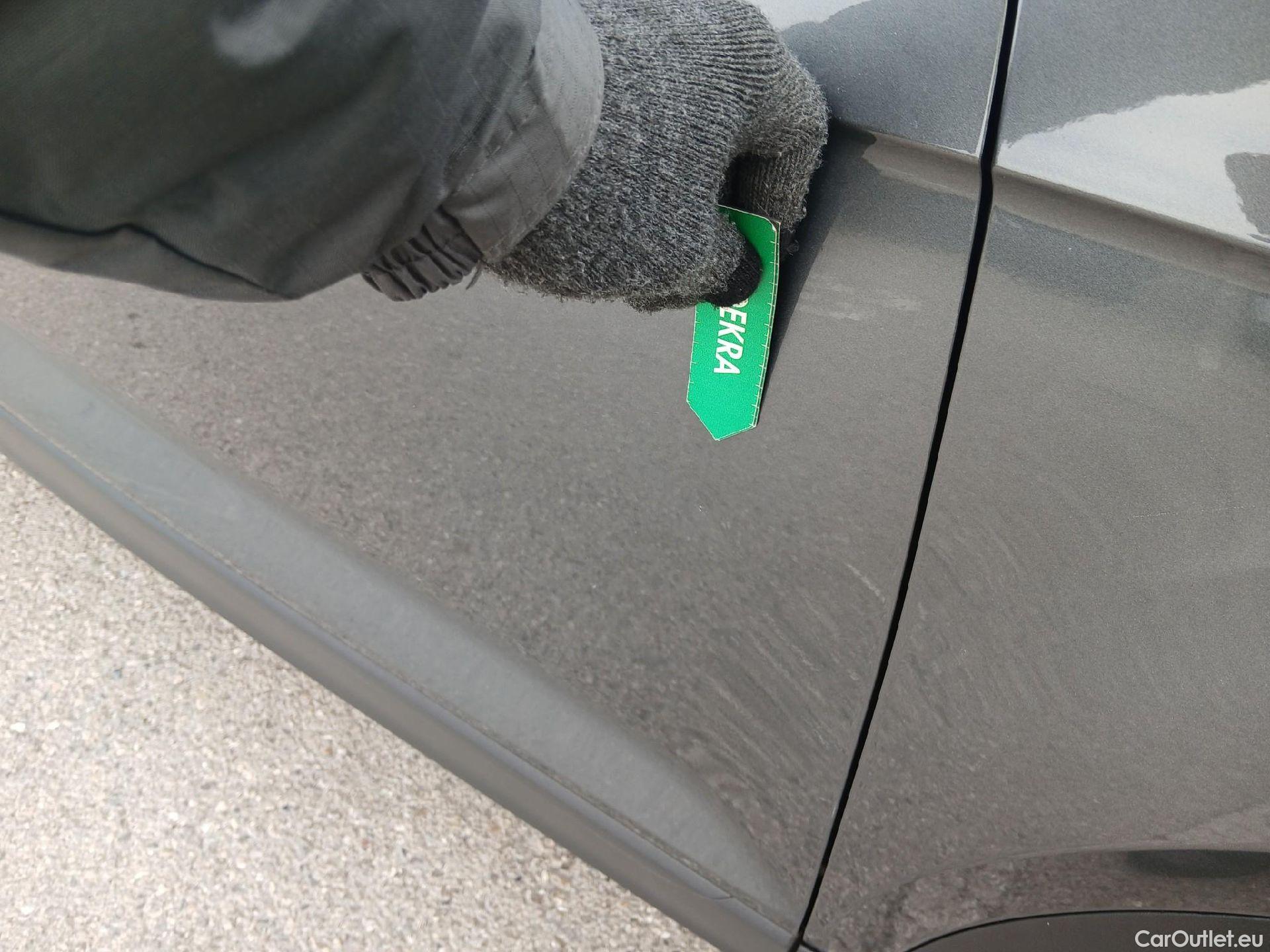  Volkswagen  T-ROC VOLKSWAGEN  / 2017 / 5P / todoterreno Advance 2.0 TDI 110kW (150CV) DSG (AC2) #19