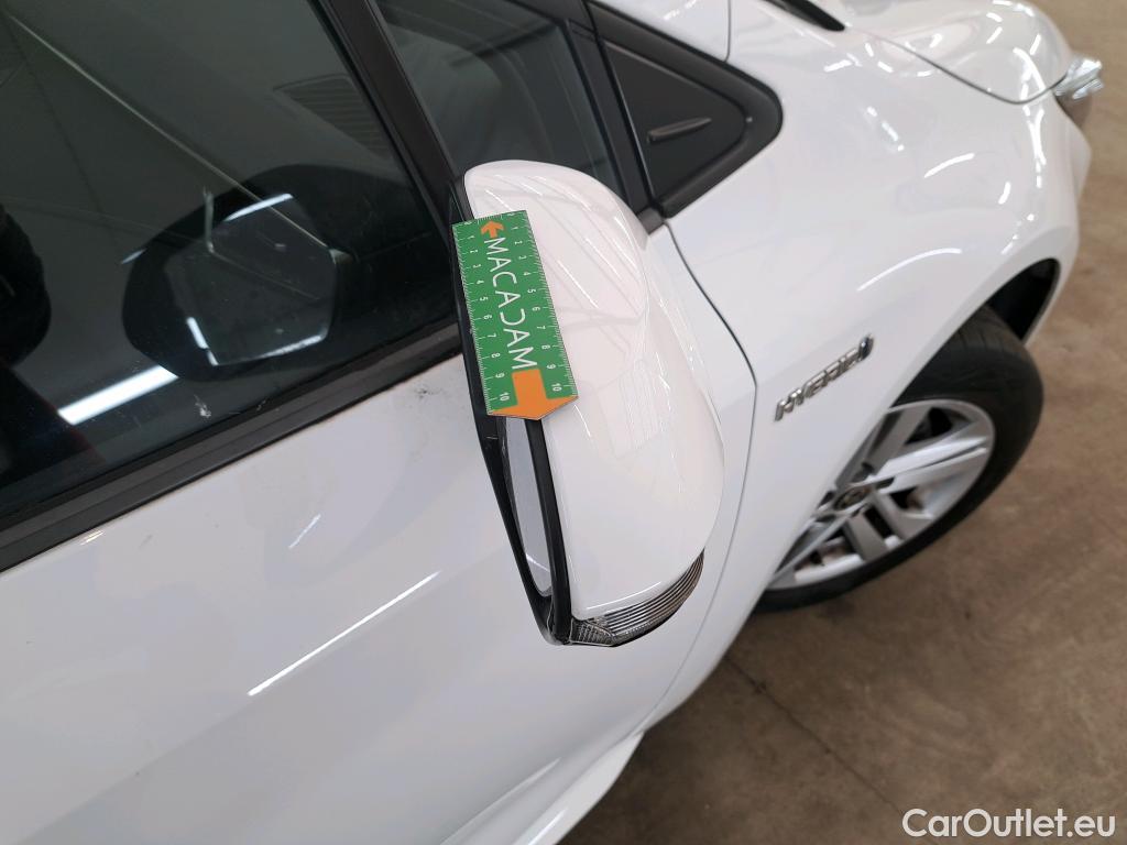  Toyota  Corolla TOYOTA  Touring Sports / 2018 / 5P / Break Hybride 122h Dynamic Business Supp Lomb #1