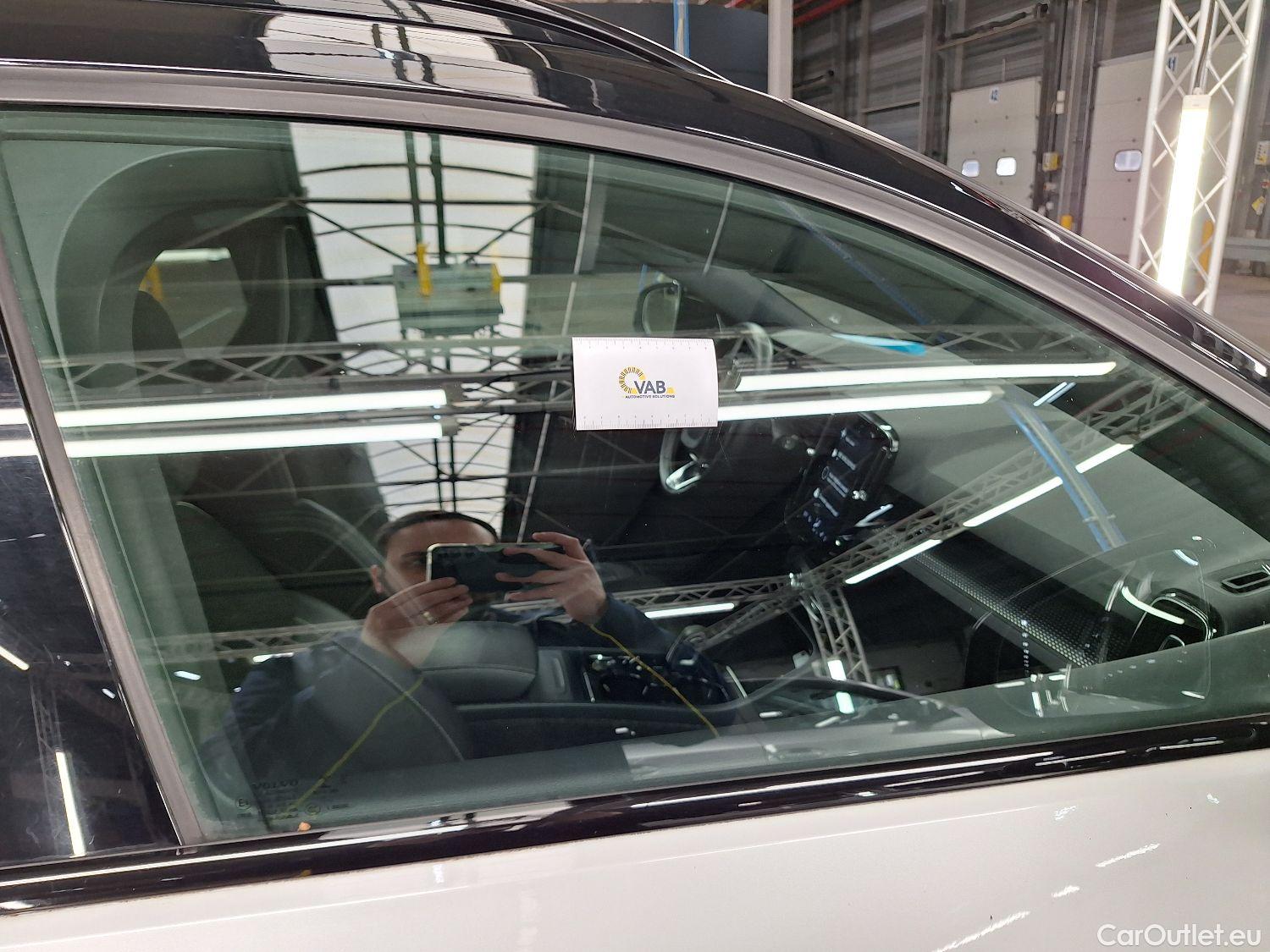  Volvo  XC 40 Volvo, XC40 '17, Volvo XC40 D4 AWD Geartronic R-Design 5d #25