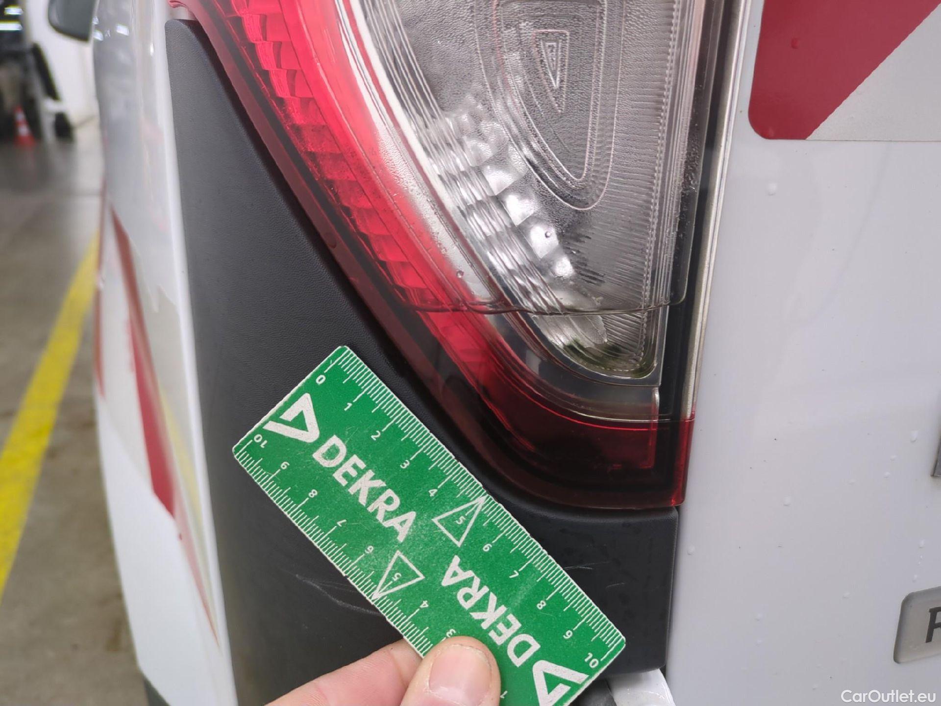  Renault  Kangoo  II Express Extra (Série Spéciale) 1.5 dCi 95CV BVM6 E6dT #24