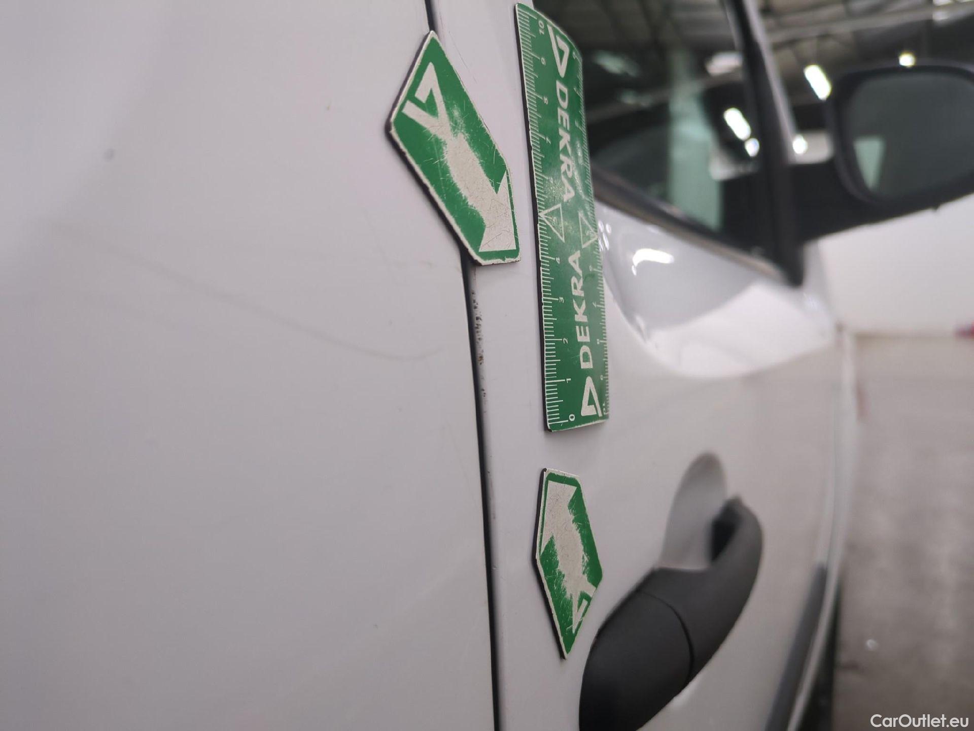  Renault  Kangoo  II Express Extra (Série Spéciale) 1.5 dCi 95CV BVM6 E6dT #40