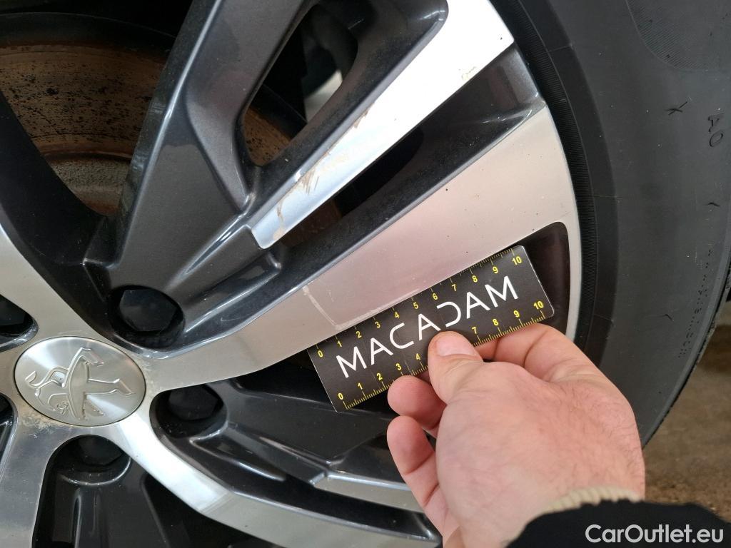  Peugeot  3008  Allure Pack 1.2 PureTech 130CV BVA8 E6d #20