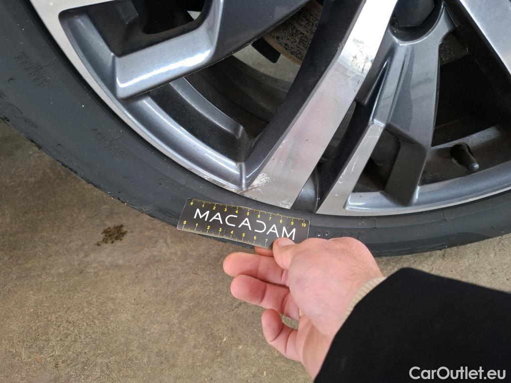  Peugeot  3008  Allure Pack 1.2 PureTech 130CV BVA8 E6d #16