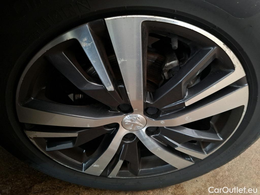  Peugeot  3008  Allure Pack 1.2 PureTech 130CV BVA8 E6d #24