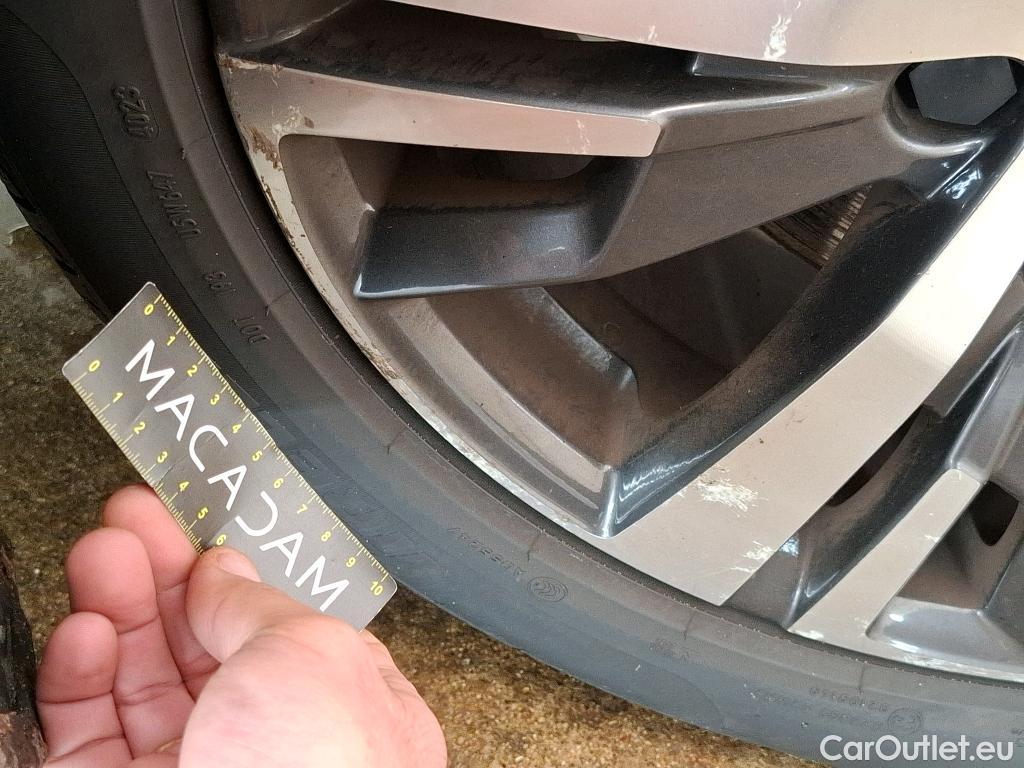  Peugeot  3008  Allure Pack 1.2 PureTech 130CV BVA8 E6d #25