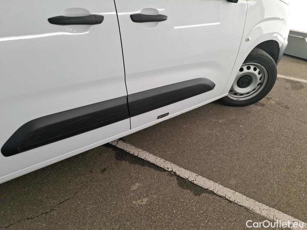  Peugeot  Partner PEUGEOT  / 2018 / 4P / Fourgonnette BHDI 100 S&S 100 S&S 1000KG STD ASPHALT #1