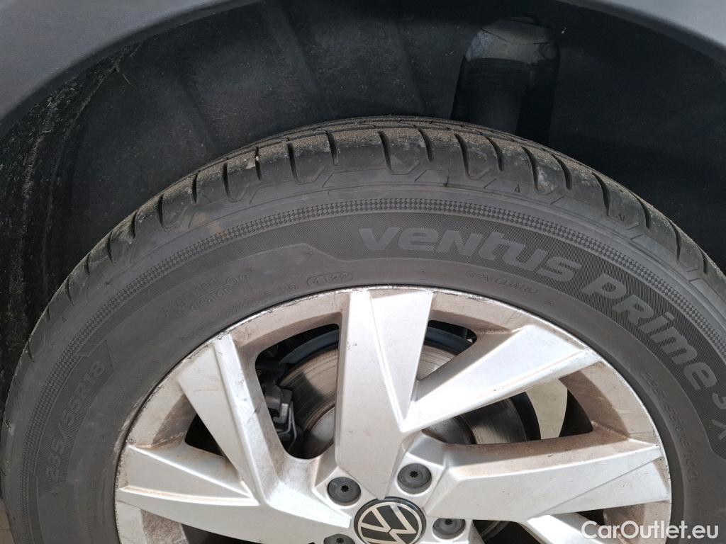  Volkswagen  Tiguan VOLKSWAGEN  / 2020 / 5P / SUV 1.5 TSI 150 DSG7 Elegance #10