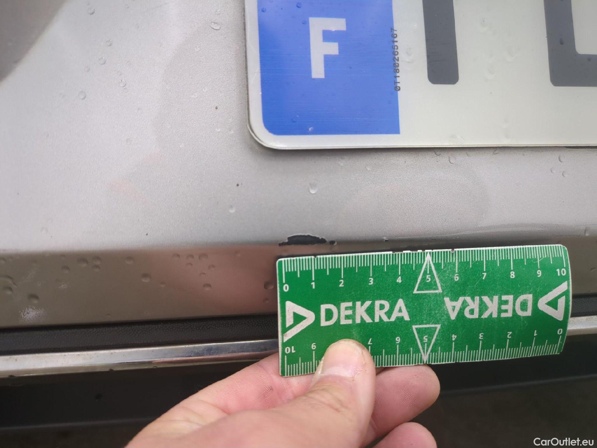  Volkswagen  Golf  VII Berline Confortline Business BMT 1.6 TDI 115CV BVA7 E6dT #19