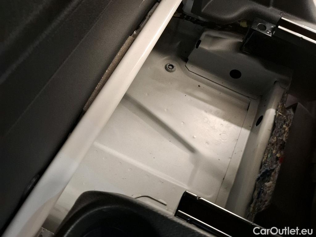  Volkswagen  Caddy VOLKSWAGEN  Van / 2015 / 4P / Fourgonnette 1.4 TGI GNV 110 Business Line #8