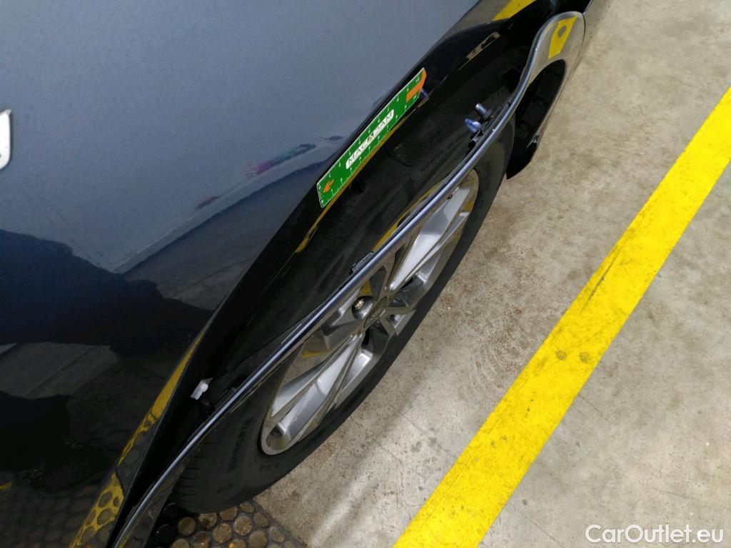  Ford  Kuga FORD  / 2019 / 5P / SUV 1.5 EcoBlue 120 ch St-Line Business #10