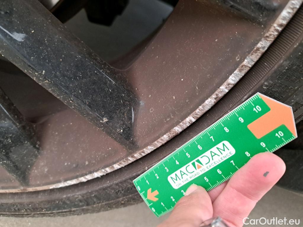  Mercedes  A-Klasse MERCEDES-BENZ Classe A Berline 5p Berline A 200 AMG Line 7G-DCT #17