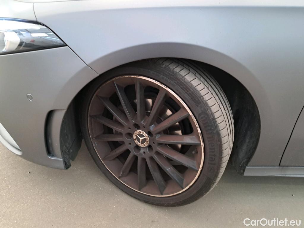  Mercedes  A-Klasse MERCEDES-BENZ Classe A Berline 5p Berline A 200 AMG Line 7G-DCT #1