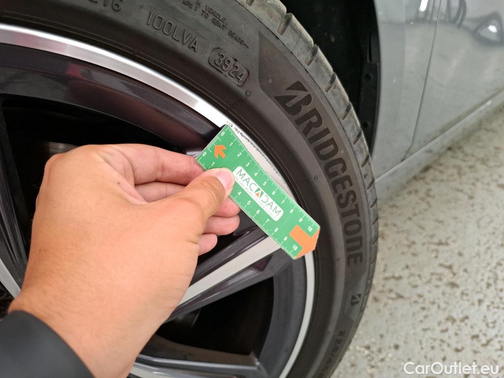  Bmw  Serie 1 BMW Série 1 / 2019 / 5P / Berline 116d DKG7 Business Design #9