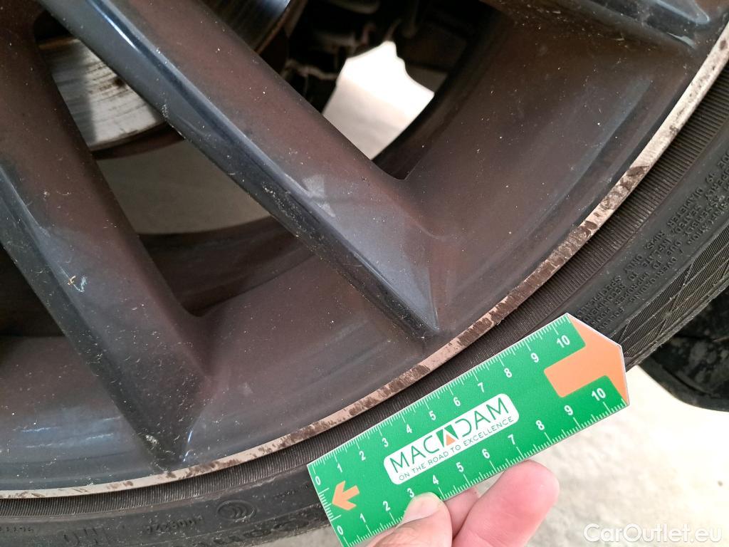  Mercedes  A-Klasse MERCEDES-BENZ Classe A Berline 5p Berline A 200 AMG Line 7G-DCT #12