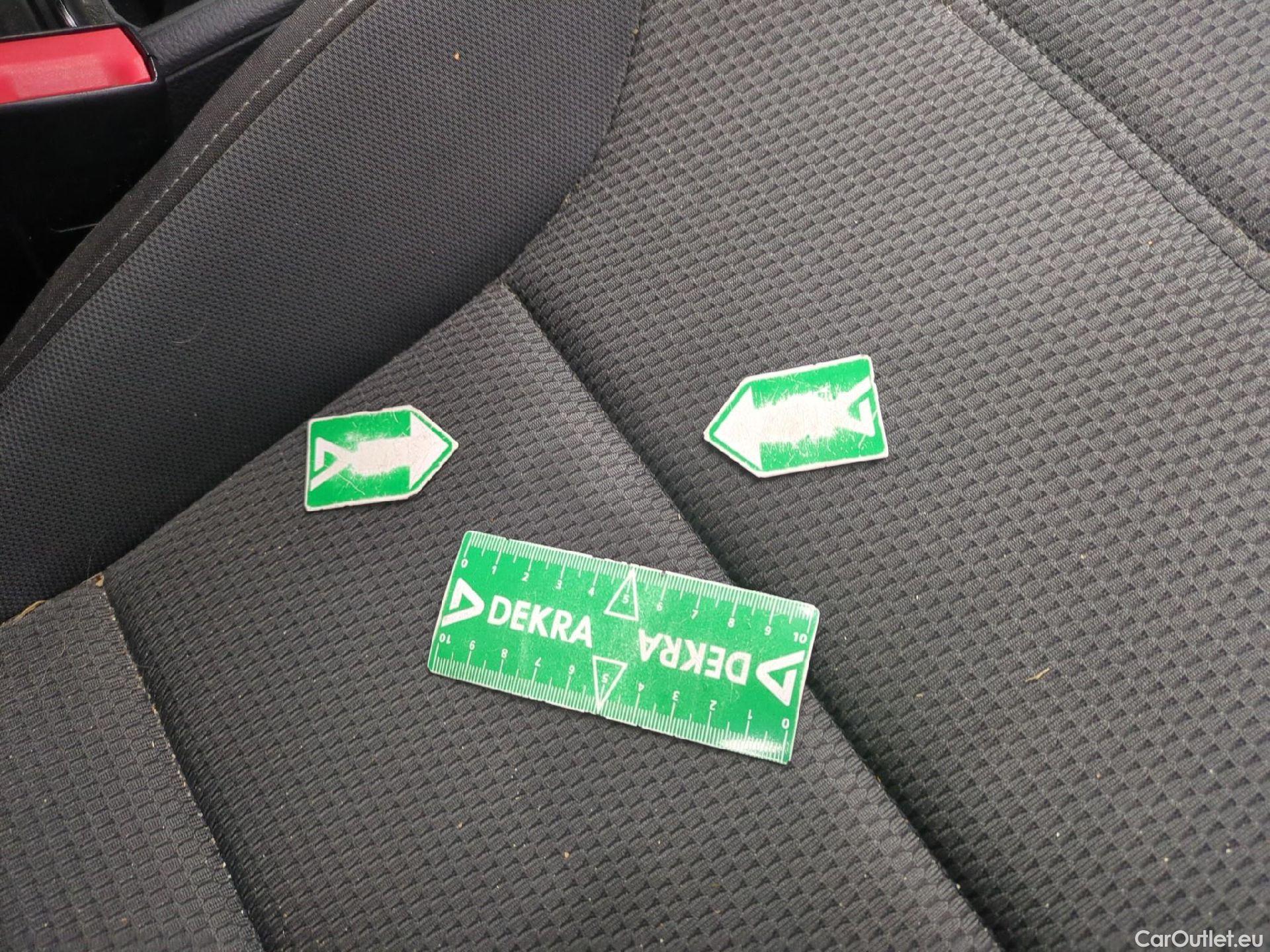  Volkswagen  Golf  VII Berline Confortline Business BMT 1.6 TDI 115CV BVA7 E6dT #32