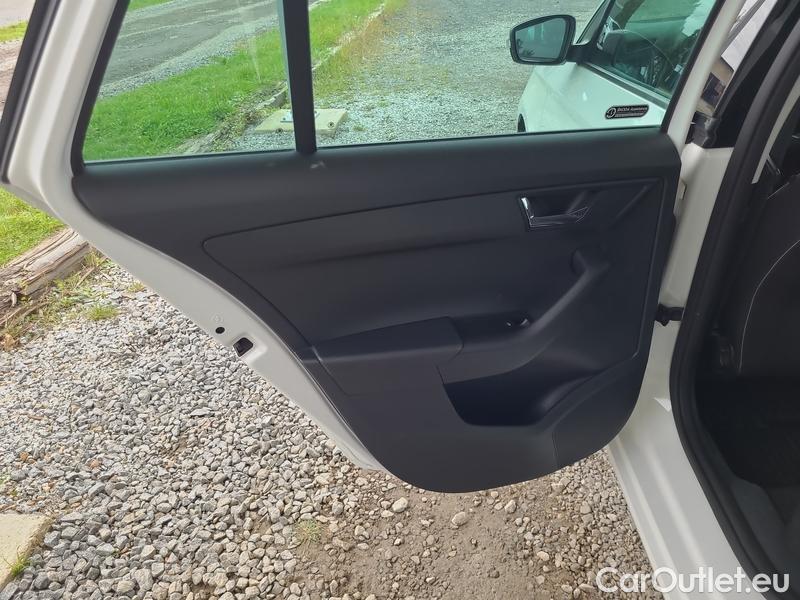  Skoda  Fabia  Combi (2015) Com.1.0TSI 70 Ambition 5d #11